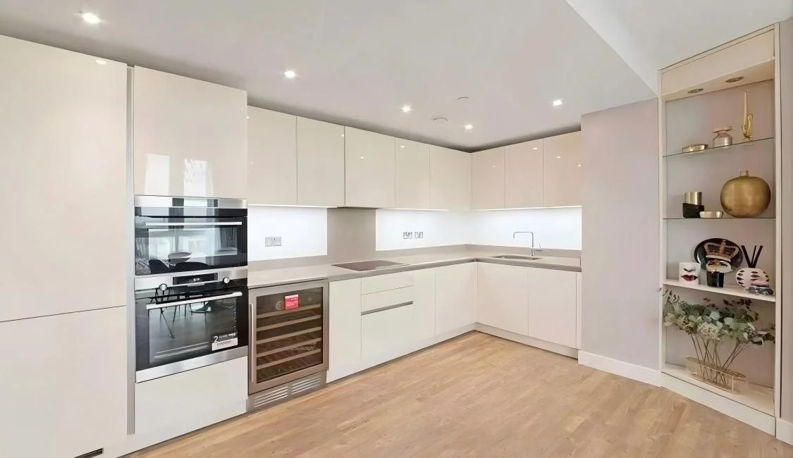 gladwin-tower-sw8-05-g-kitchen.jpg