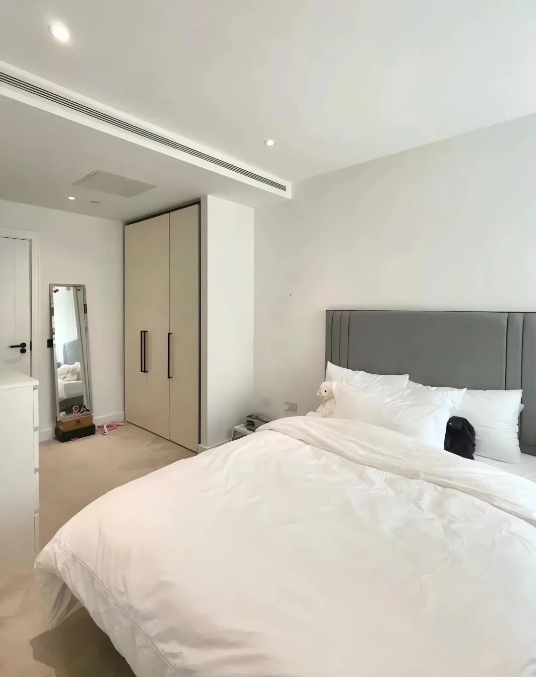 sovereign-court-w6-b-03-g-bedroom.jpg