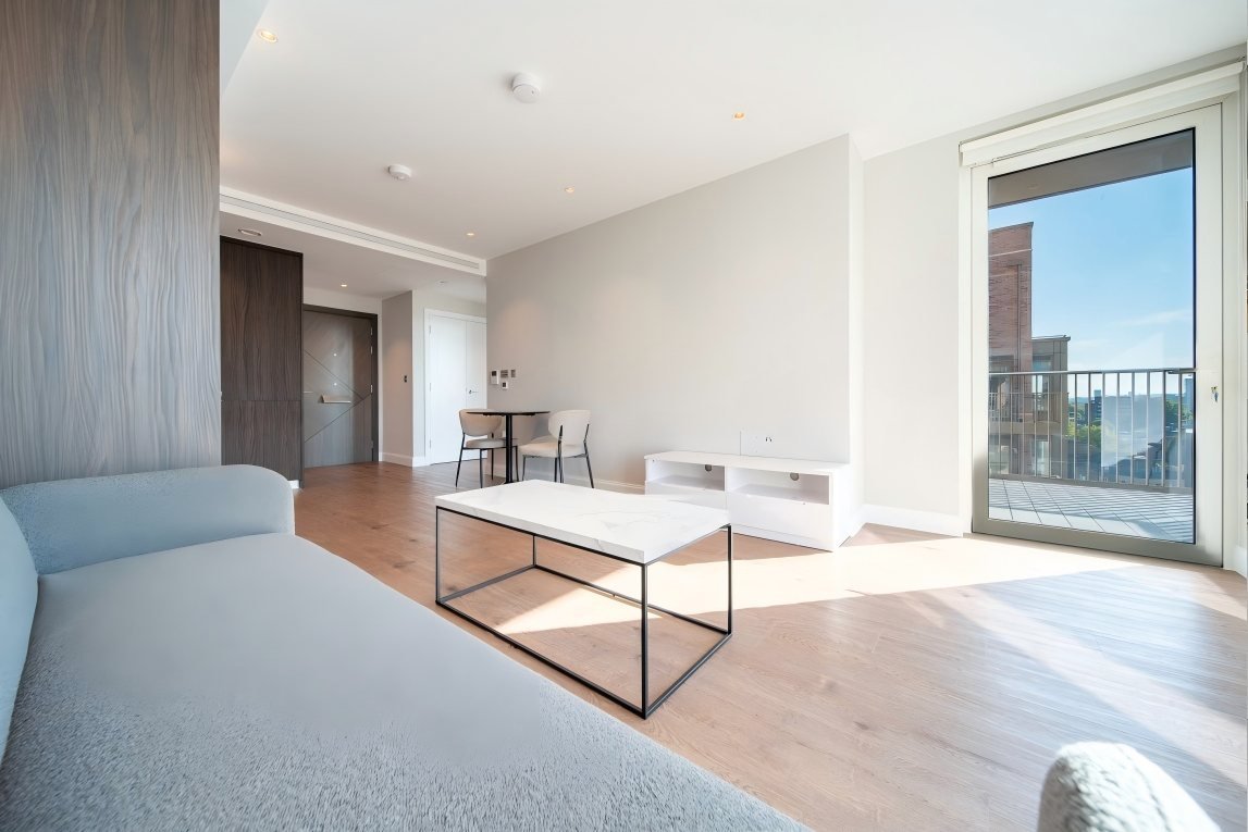 oval-village-se11-b-02-g-living-two.jpg