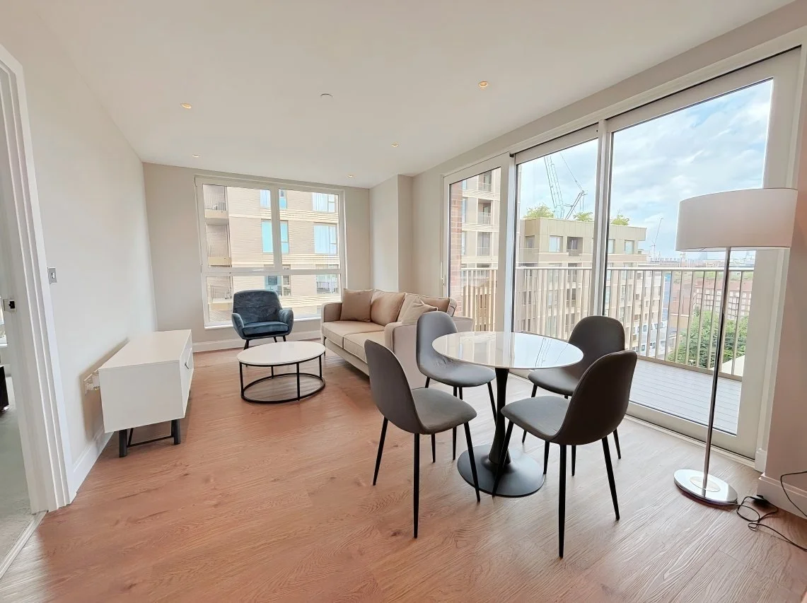 oval-village-se11-03-g-living-dining.jpg