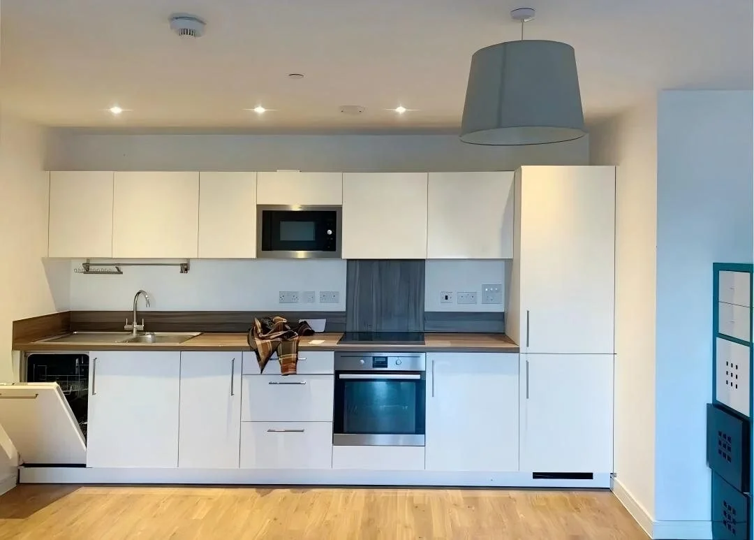 waterside-park-e16-06-g-kitchen.jpg