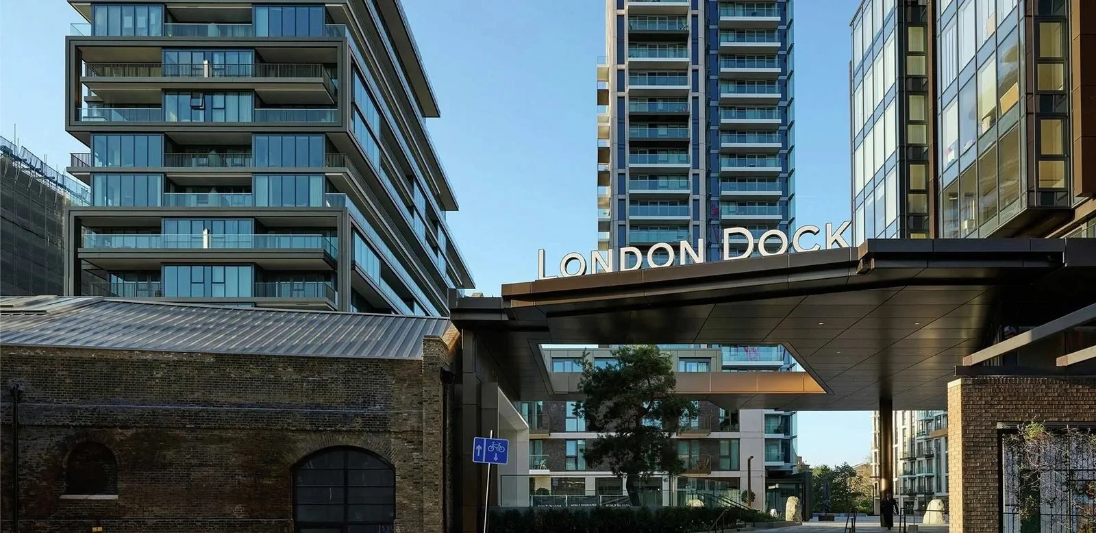 london-dock-e1w-02-g-entrance.jpg