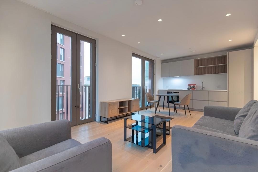 Open-plan living & kitchen