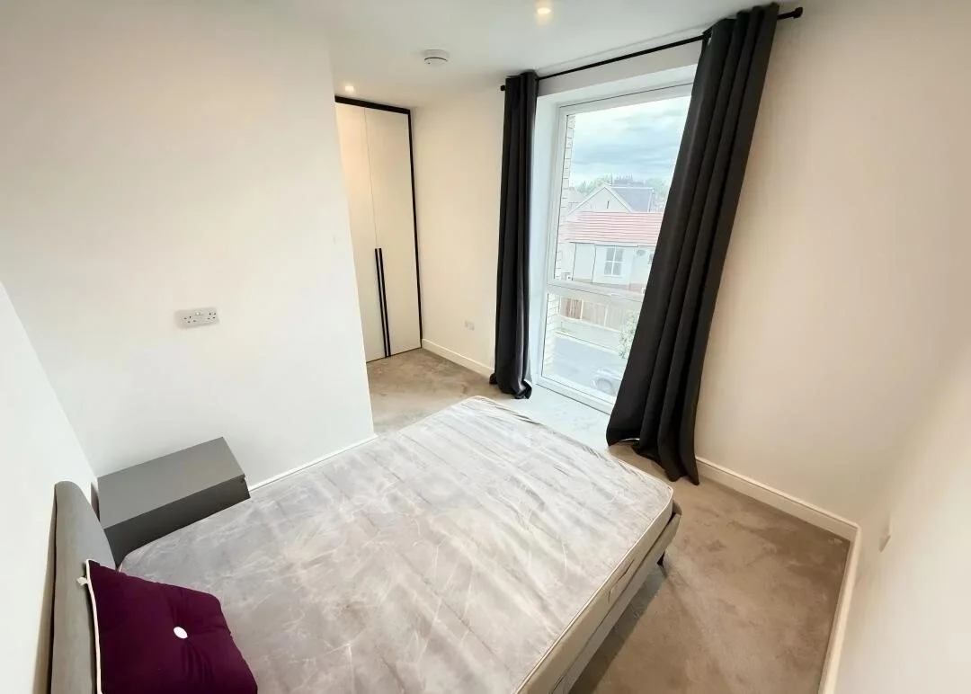 waterside-park-e16-08-g-bedroom.jpg