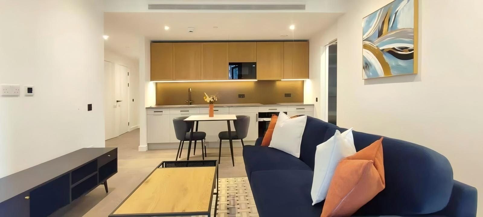 london-dock-e1w-06-g-living-kitchen.jpg