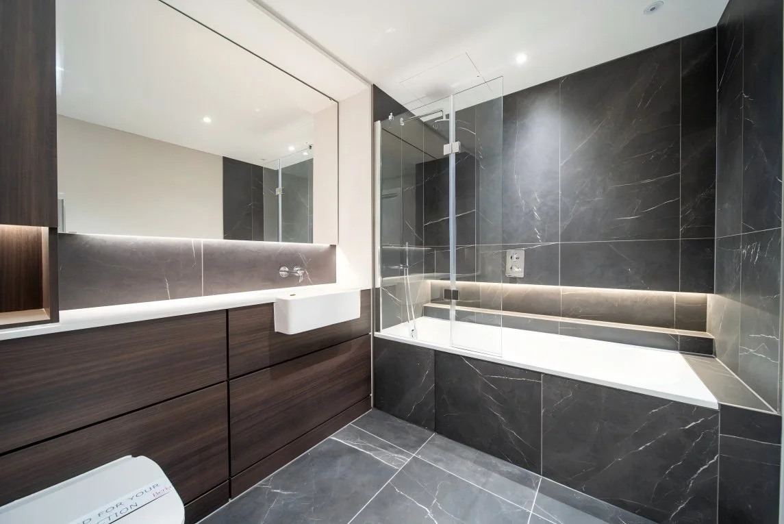 oval-village-se11-b-06-g-bathroom.jpg