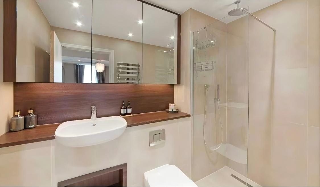 gladwin-tower-sw8-09-g-bathroom.jpg