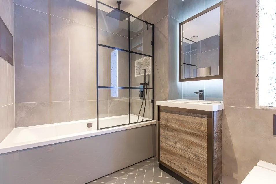 the-stage-ec2-08-g-ensuite.jpg