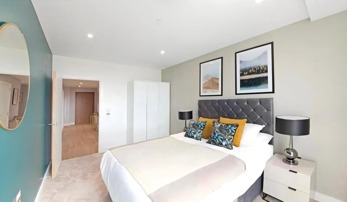 Principal bedroom