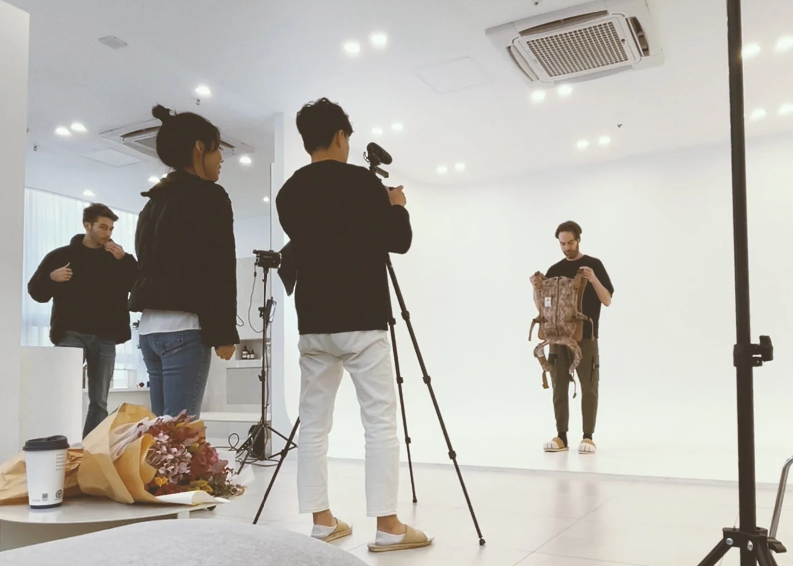 Build & localize your brand ​through ​Projects
