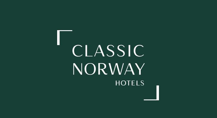 Logo for Classic Norway Hotels med grønn bakgrunn og hvit tekst.