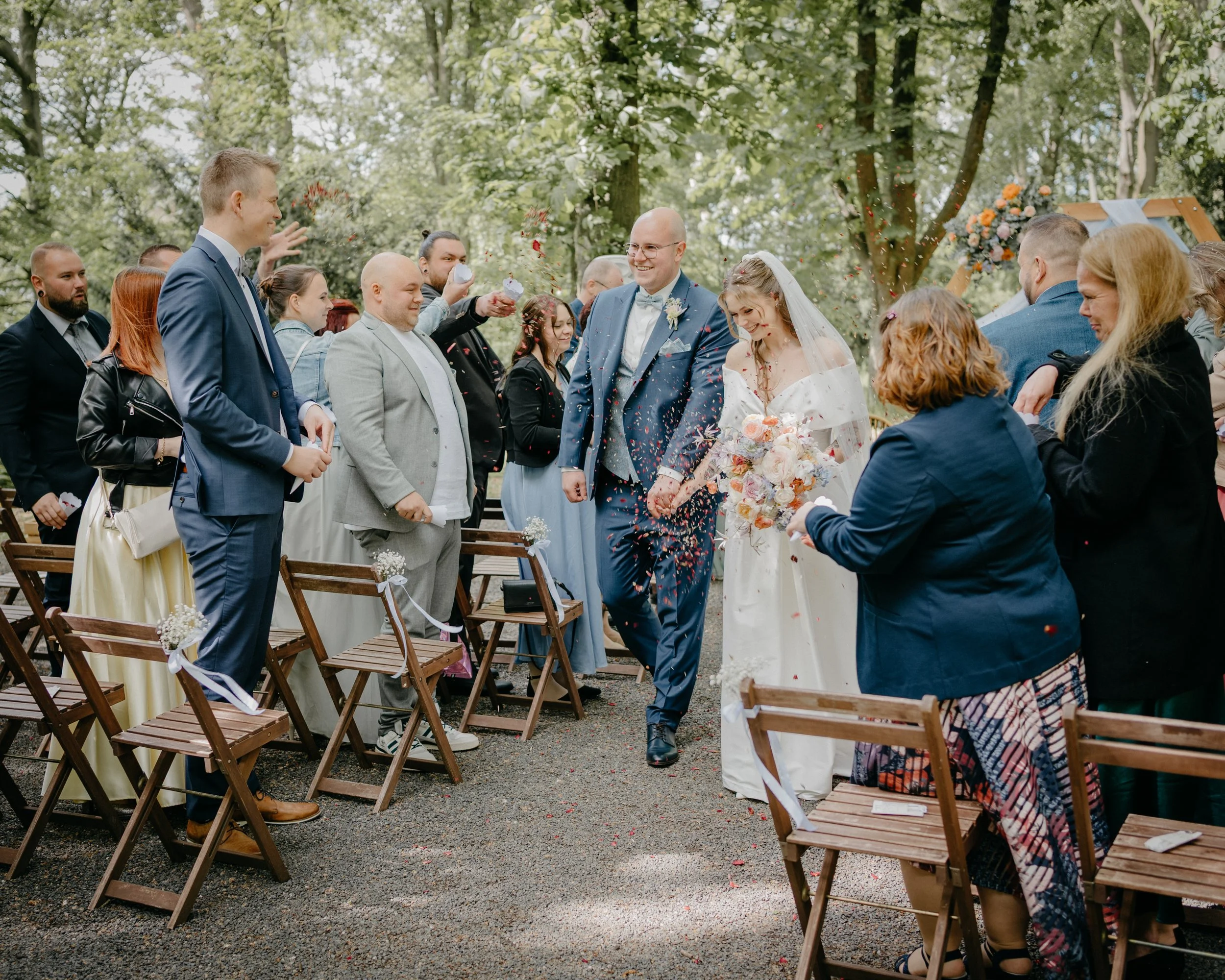 Hochzeitsfotos aus dem Berggasthaus Niedersachsen. Hochzeitsfotograf Braunschweig Hannover Peine Celle Gifhorn Helmstedt Goslar Lucklum Hochzeitsfotografie nikis-fotos.de