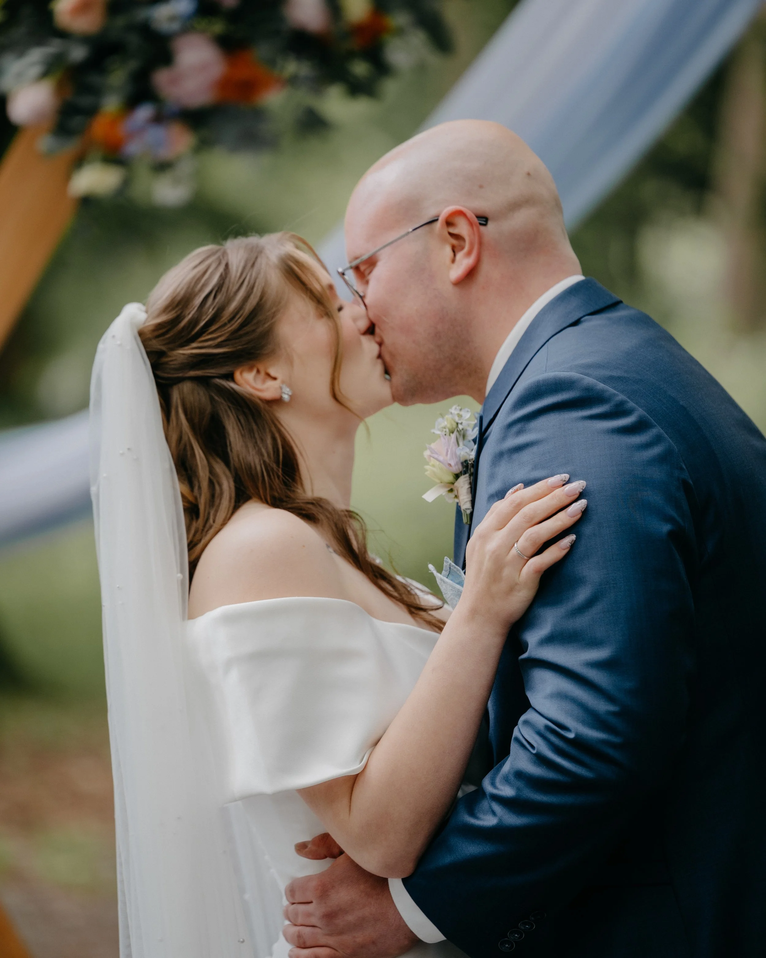 Hochzeitsfotos aus dem Berggasthaus Niedersachsen. Hochzeitsfotograf Braunschweig Hannover Peine Celle Gifhorn Helmstedt Goslar Lucklum Hochzeitsfotografie nikis-fotos.de