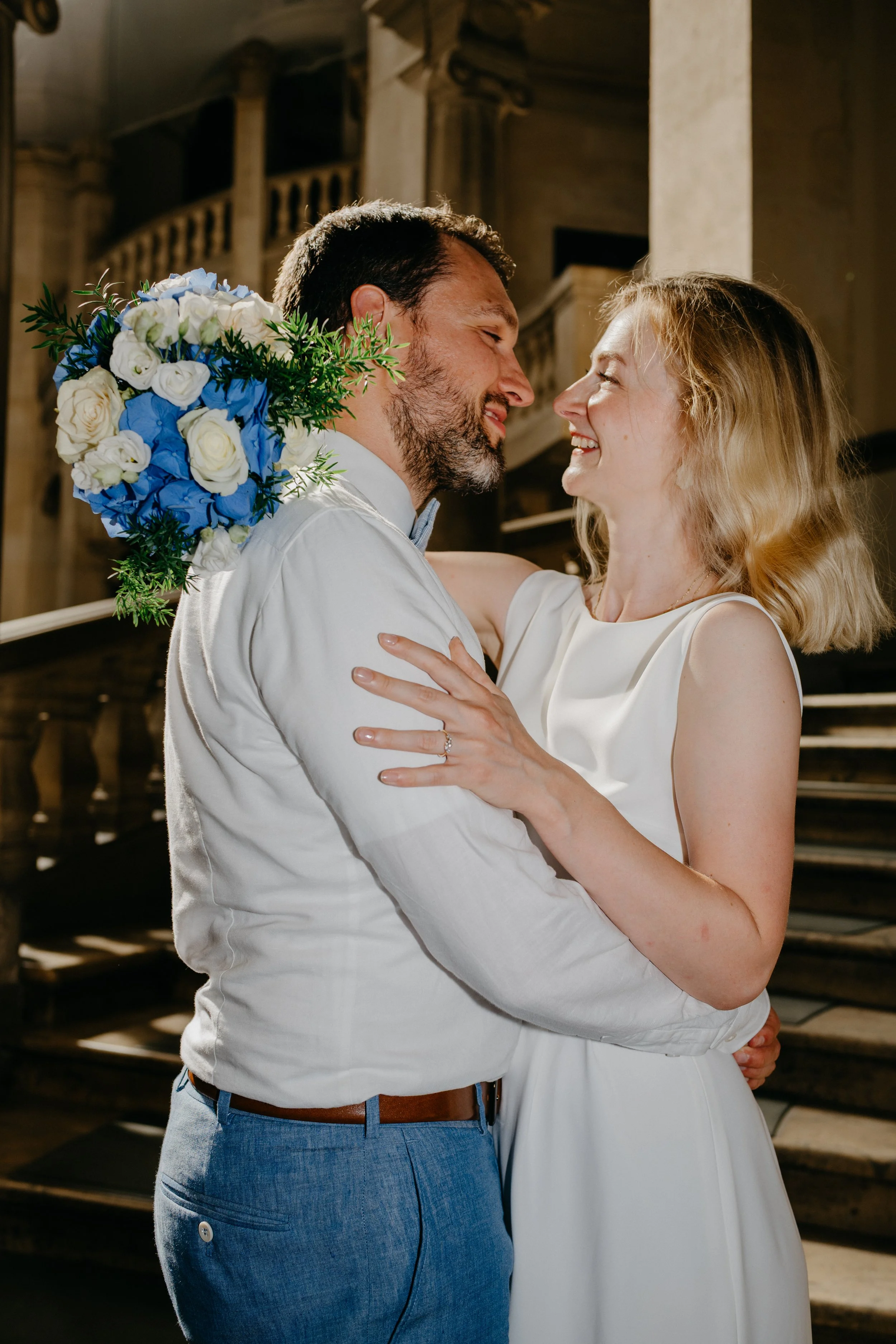 Hochzeitsfotos aus dem Rathaus in Hannover. Hochzeitsfotograf Braunschweig Hannover Peine Celle Gifhorn Helmstedt Goslar Lucklum Hochzeitsfotografie nikis-fotos.de