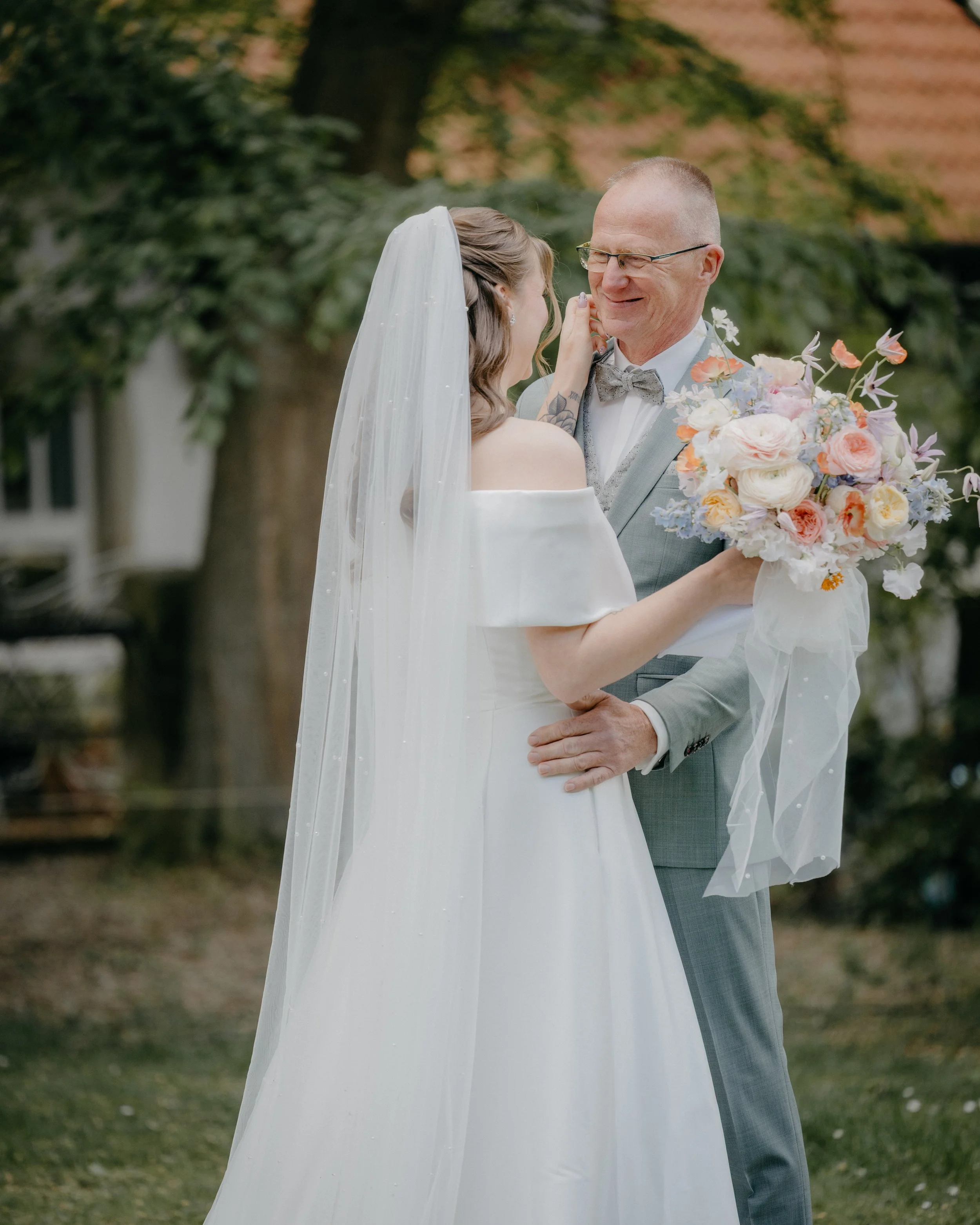 Hochzeitsfotos aus dem Berggasthaus Niedersachsen. Hochzeitsfotograf Braunschweig Hannover Peine Celle Gifhorn Helmstedt Goslar Lucklum Hochzeitsfotografie nikis-fotos.de
