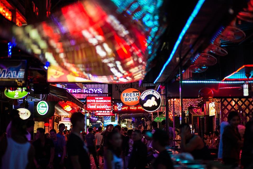 jitske-nap-friday-night-bangkok-091-258-1435068799.jpg