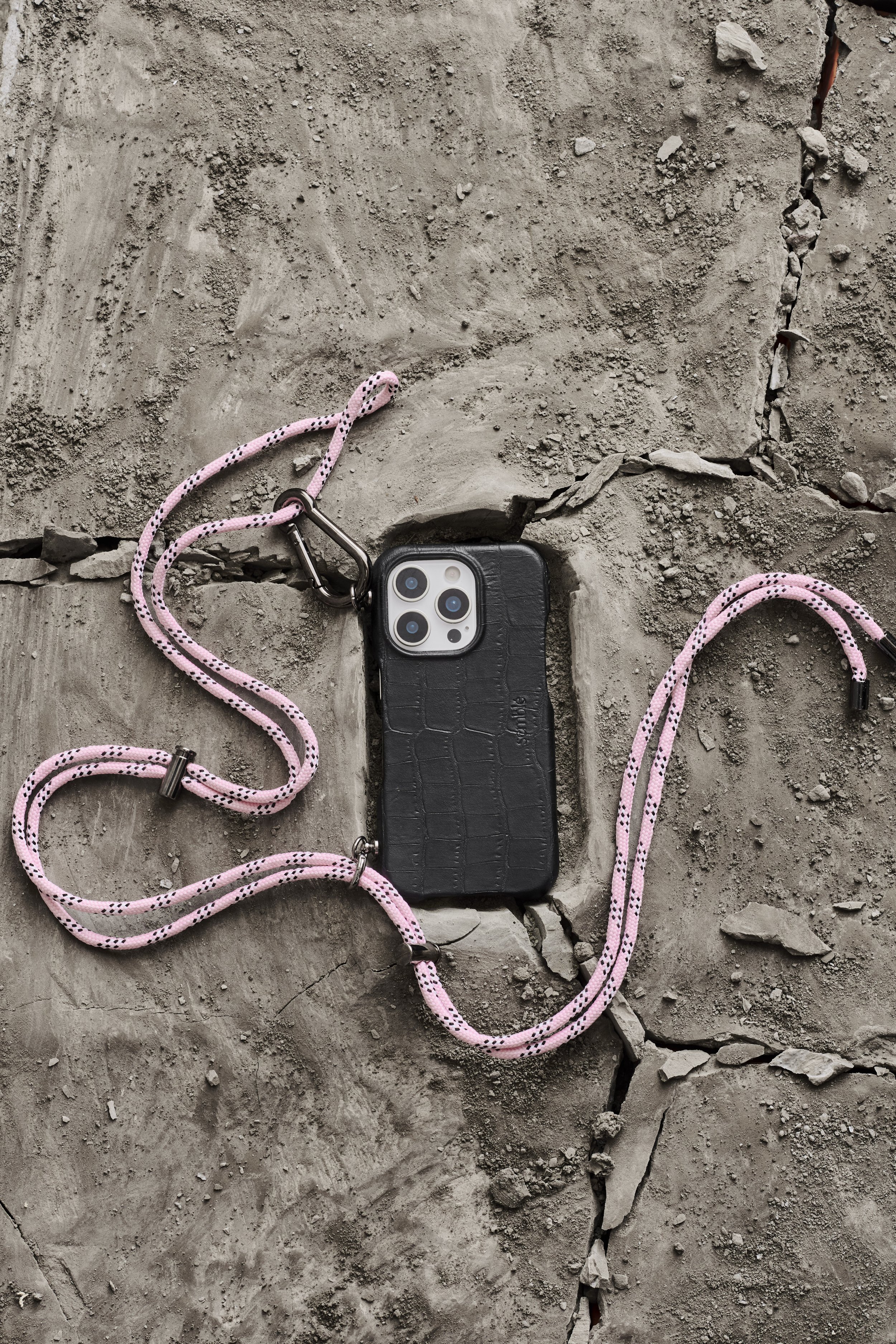 260914_SEMBLE_12_PRODUCT-IPHONE16CASE_0047 kopie.jpg