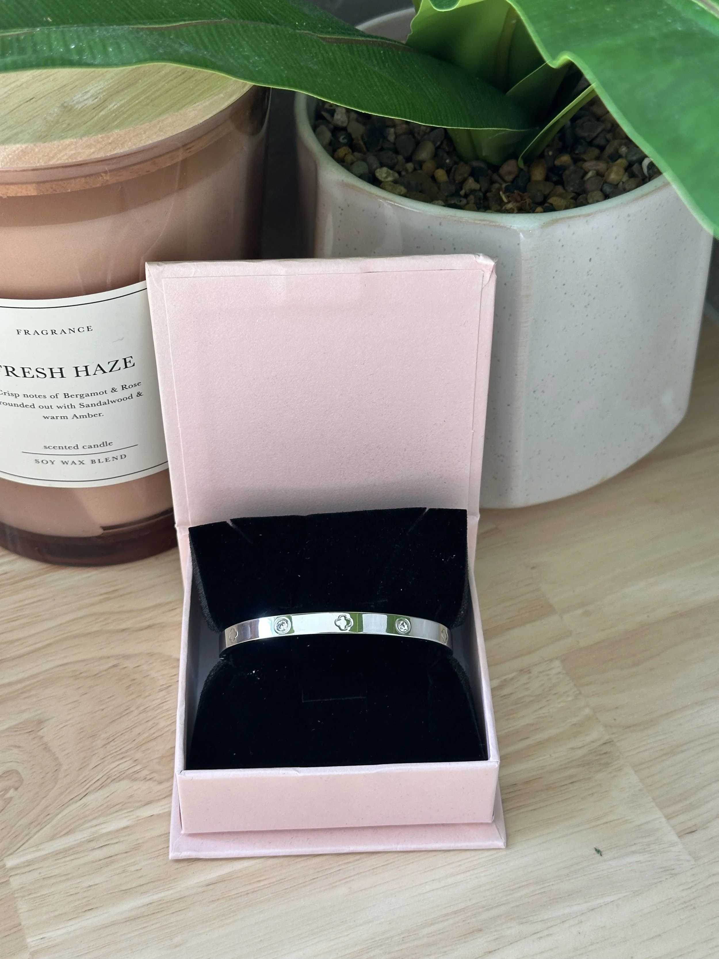 ✨ Luxe Signature — Bracelet