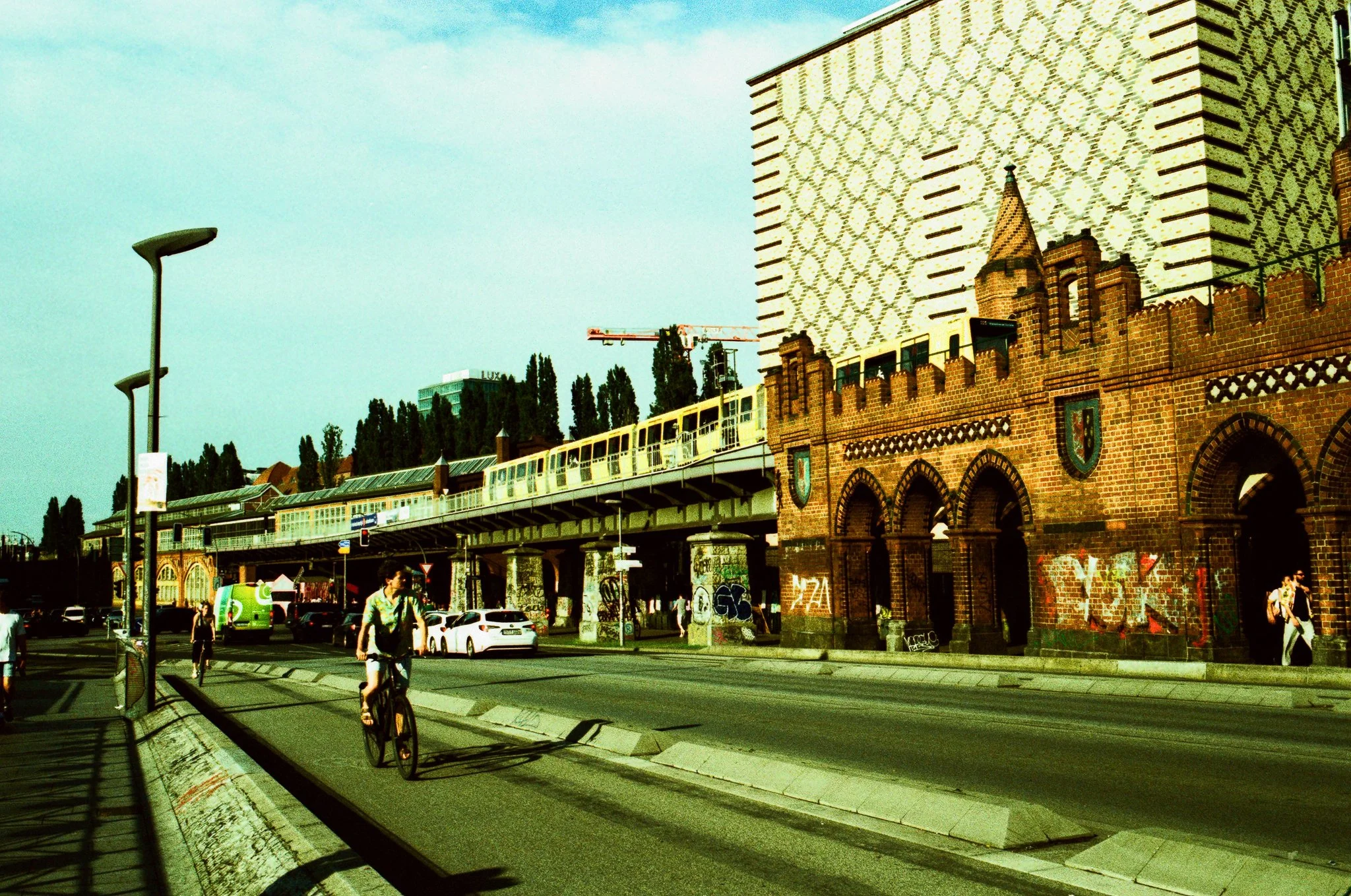 Oberbaumbrücke, x-pro Ektachrome VS100