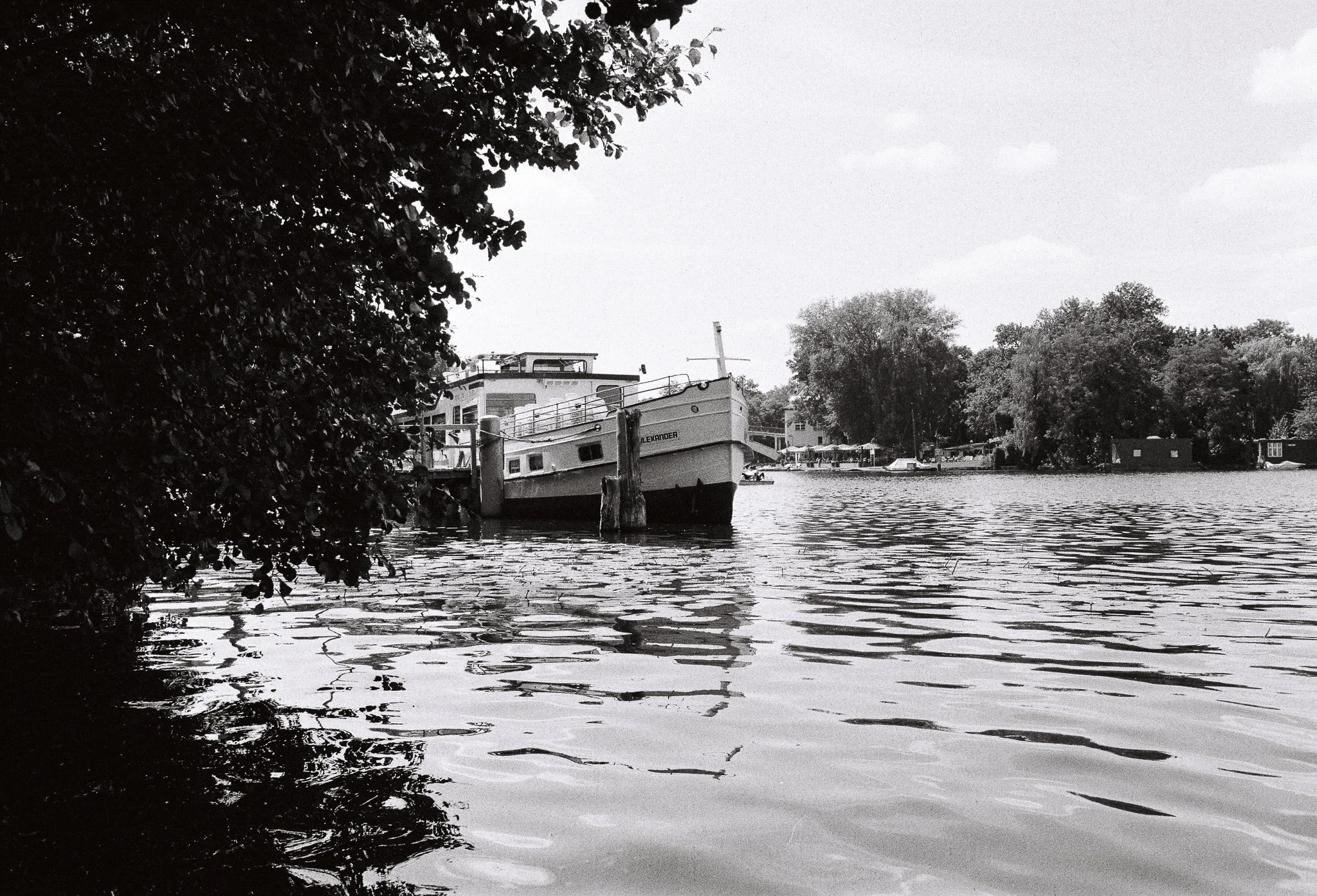 docked, Ilford HP5+