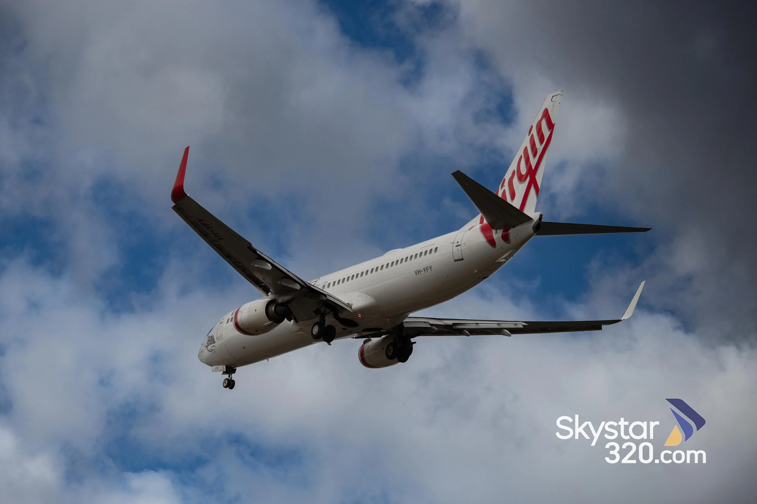 Virgin Australia  737-800 on finals into Melbourne Airport
