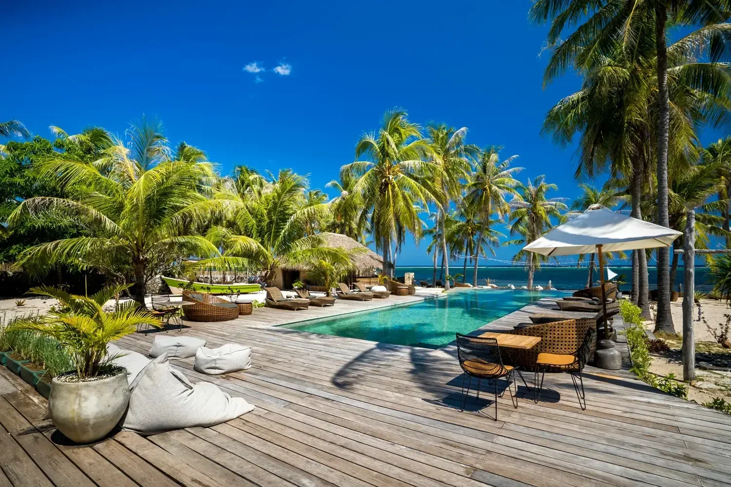 Pool, beach, palm surf accomodation