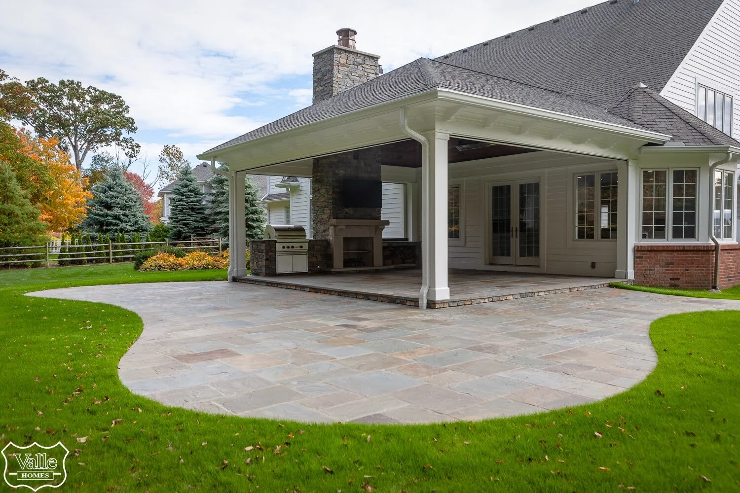 Monclova_Covered-Porch-Patio-Design_03.jpg