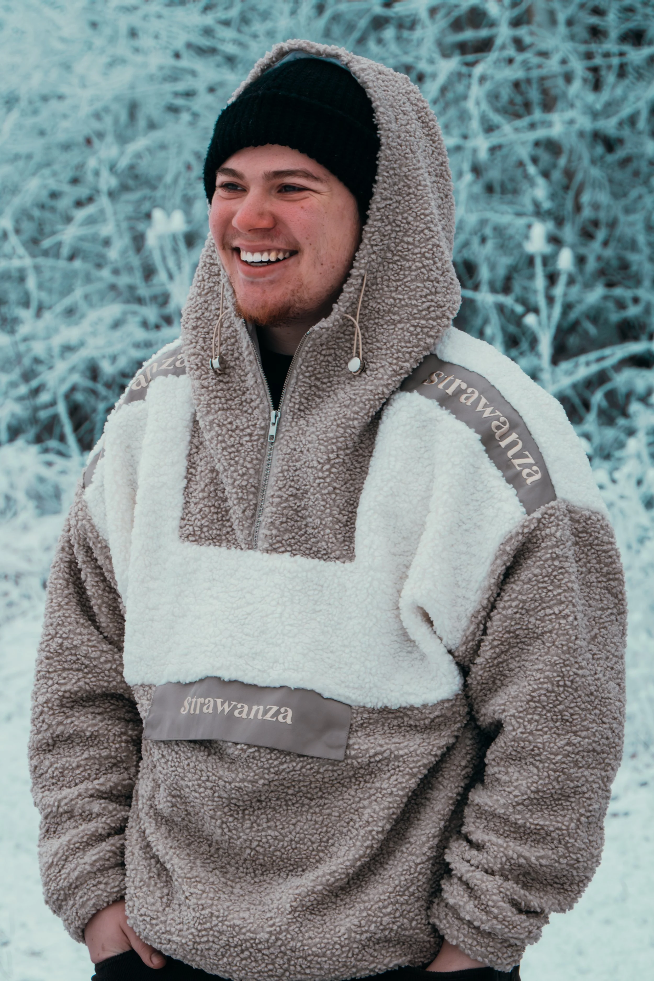 260125_COMMERCIAL_Strawanza_Windbreaker_7667_1.jpg