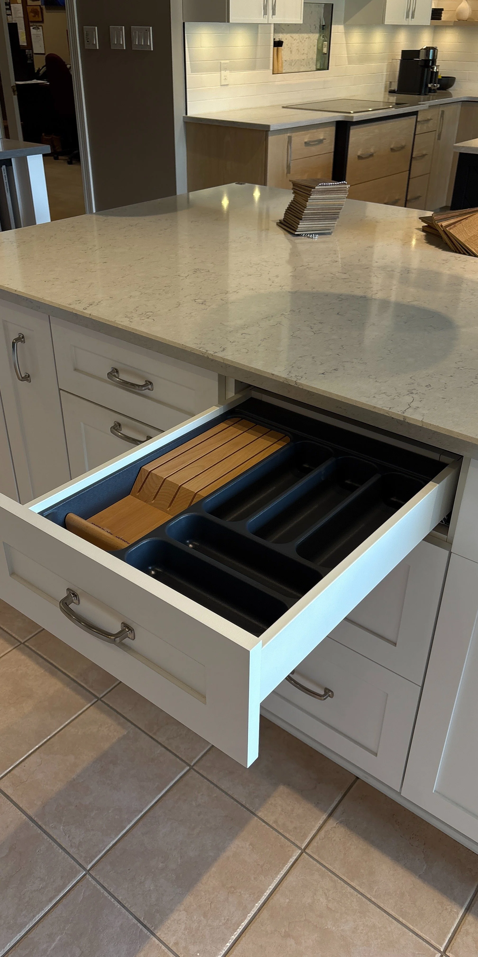 Orgatray with knife block
