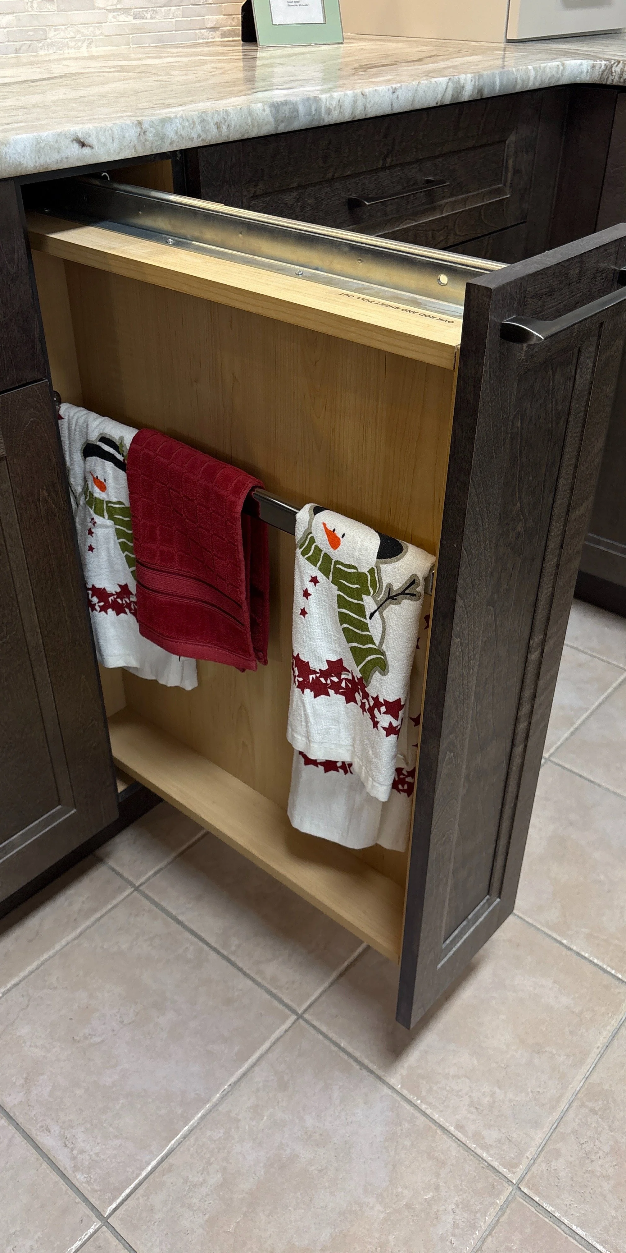 Towel Rod Pullout
