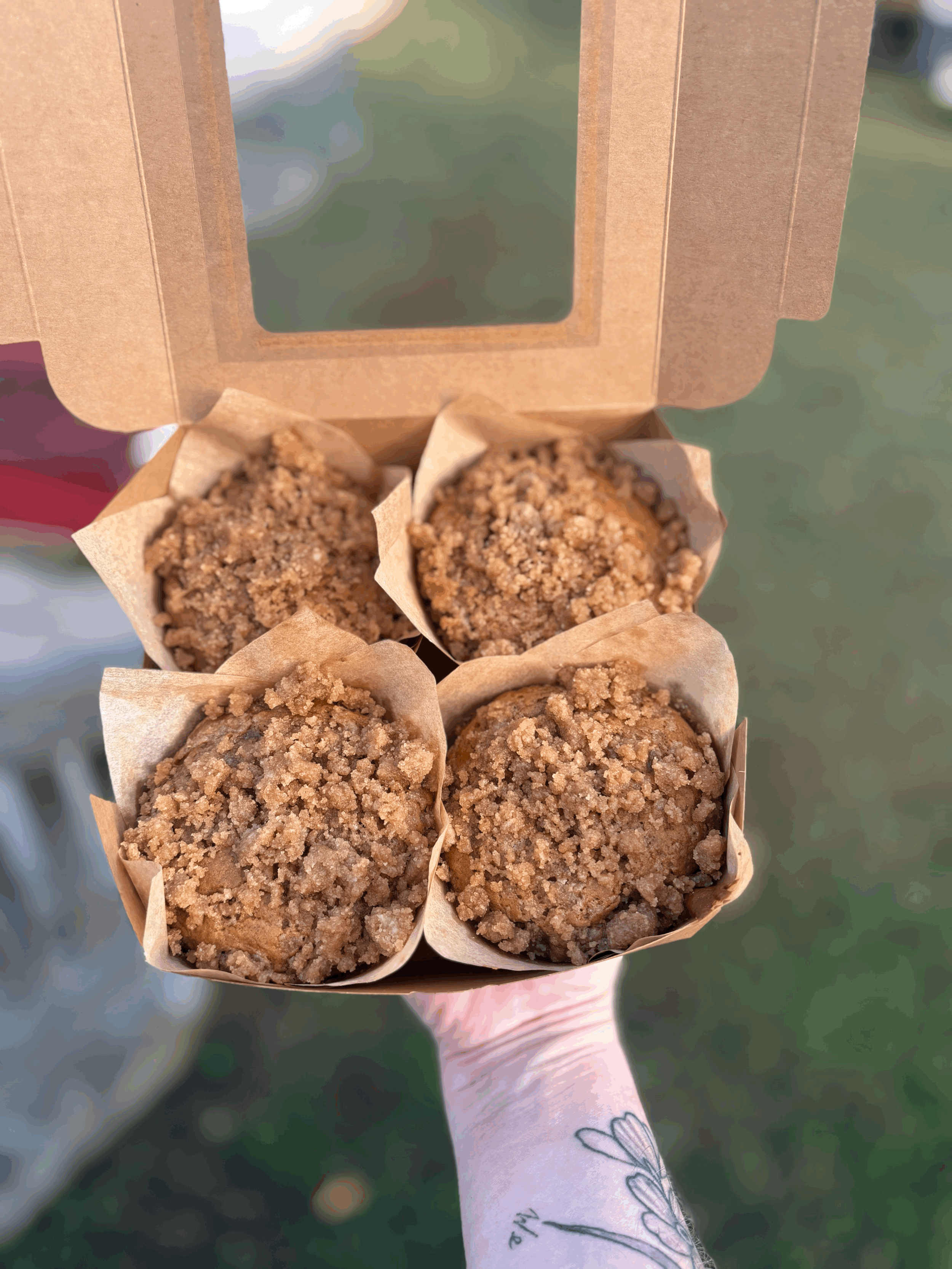 CINNAMON CRUMBLE MUFFINS