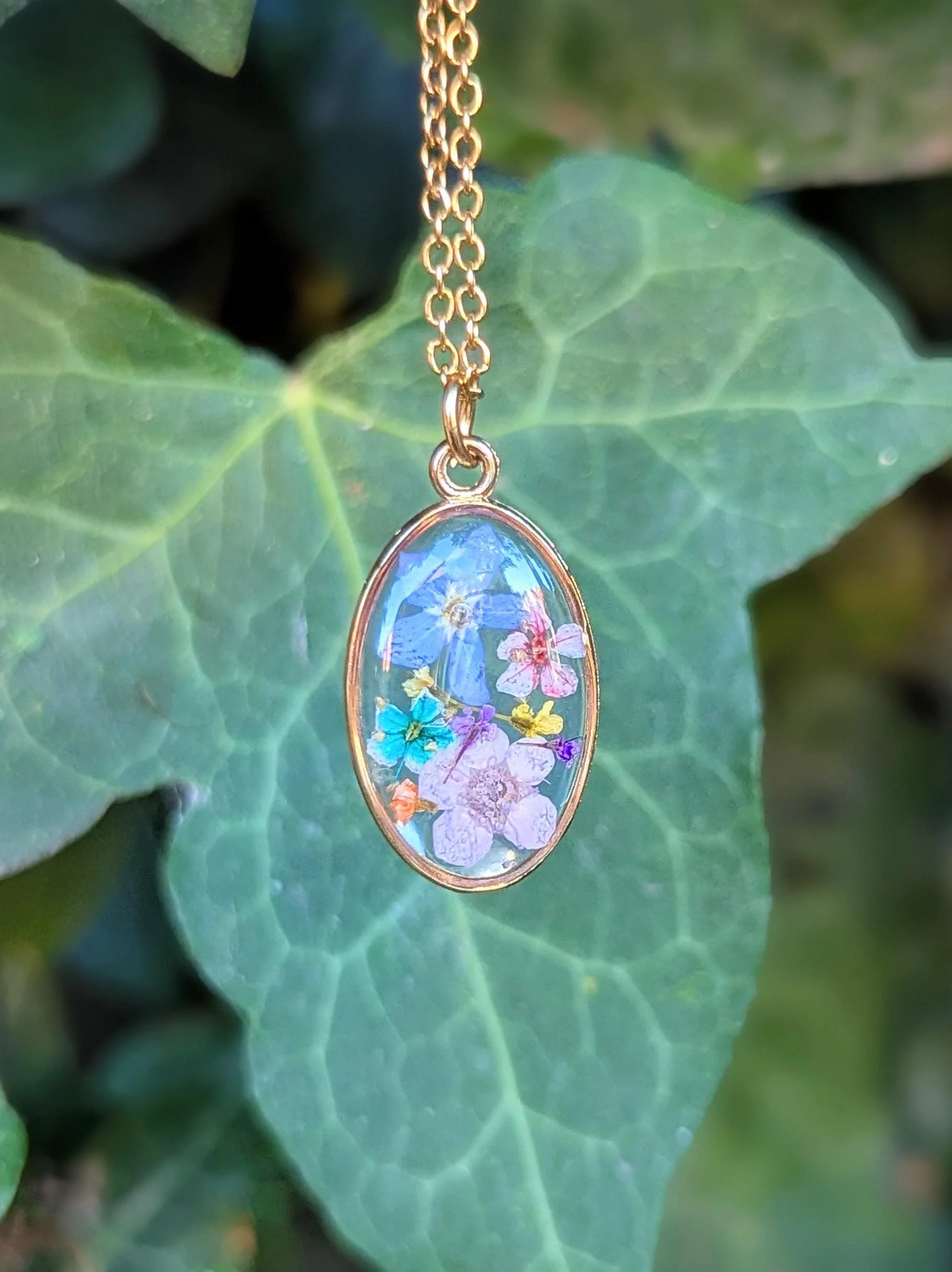 Real Pressed Flower Necklace: Bloom jewellery 18k Gold Plated Chain Resin Pendant