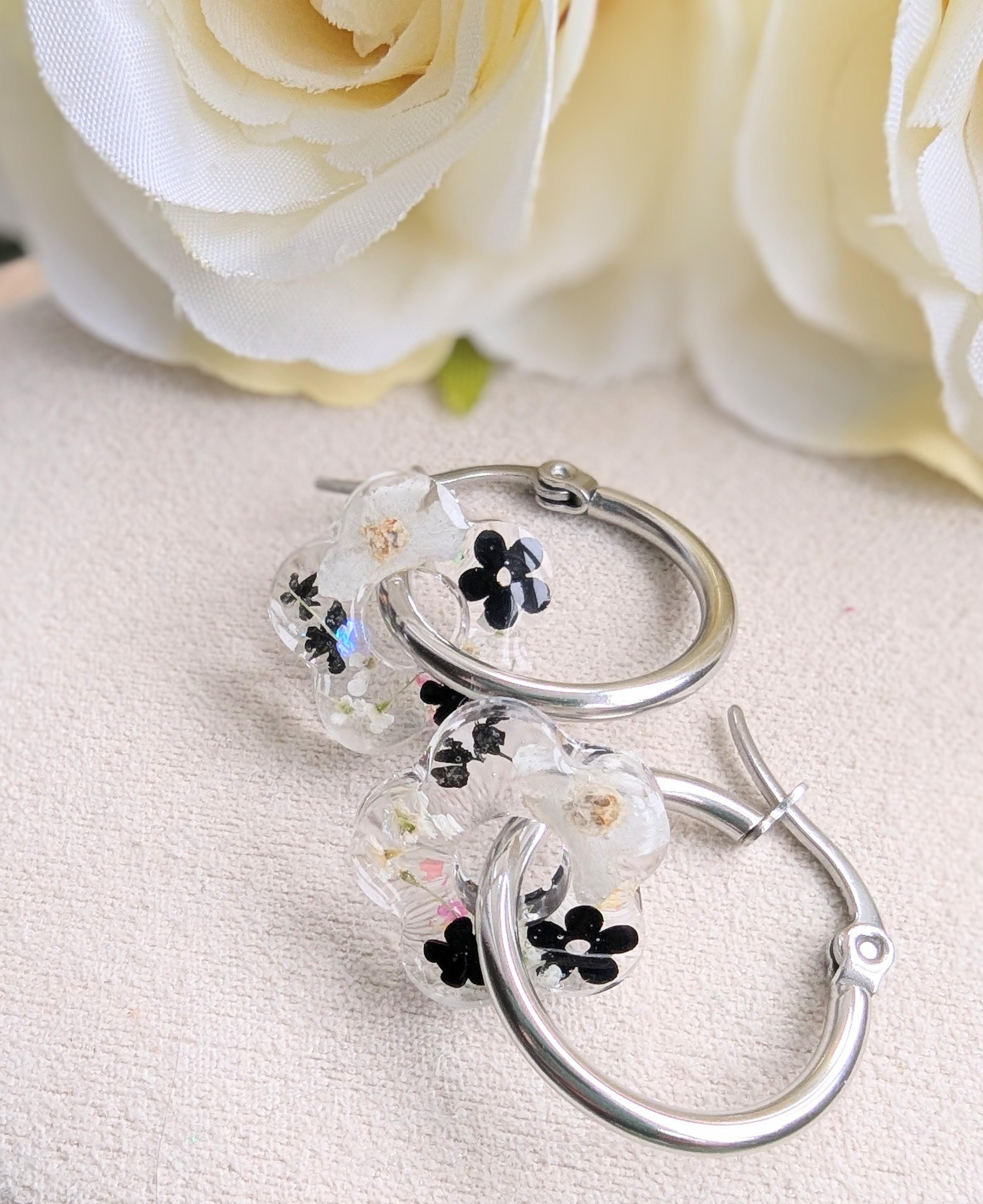 Monochrome Pressed Flower Hoop Earrings: Stainless Steel Resin Jewelry