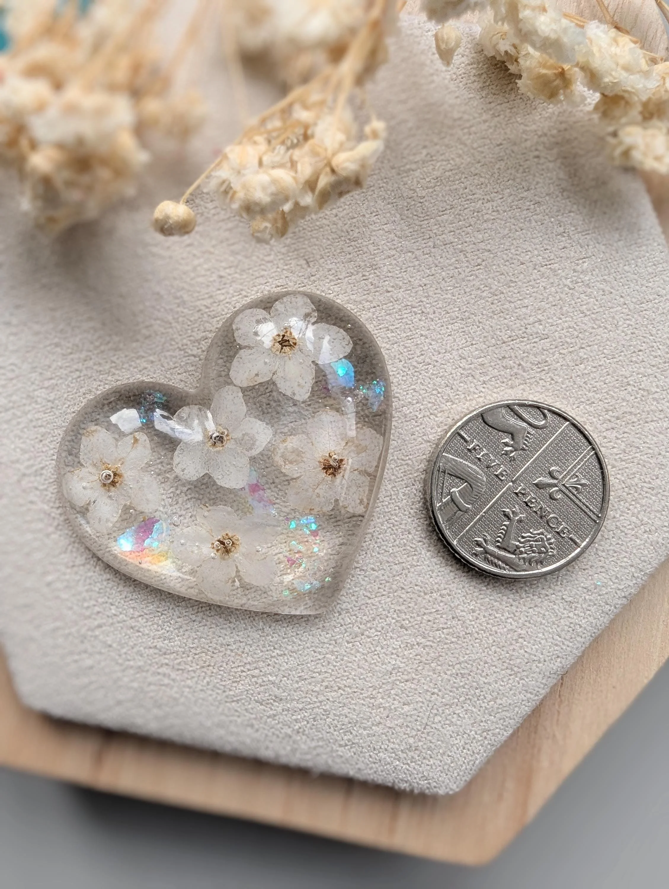 Personalized Wedding Favor: Pressed Flower Heart on Plantable Seeded Card