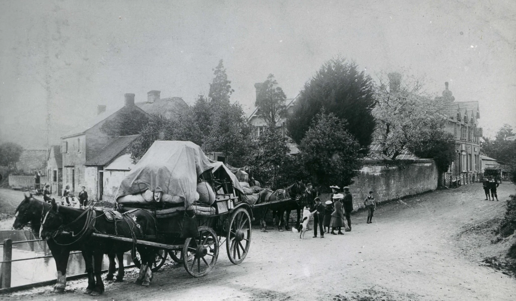 The Three Horseshoes in 1905
