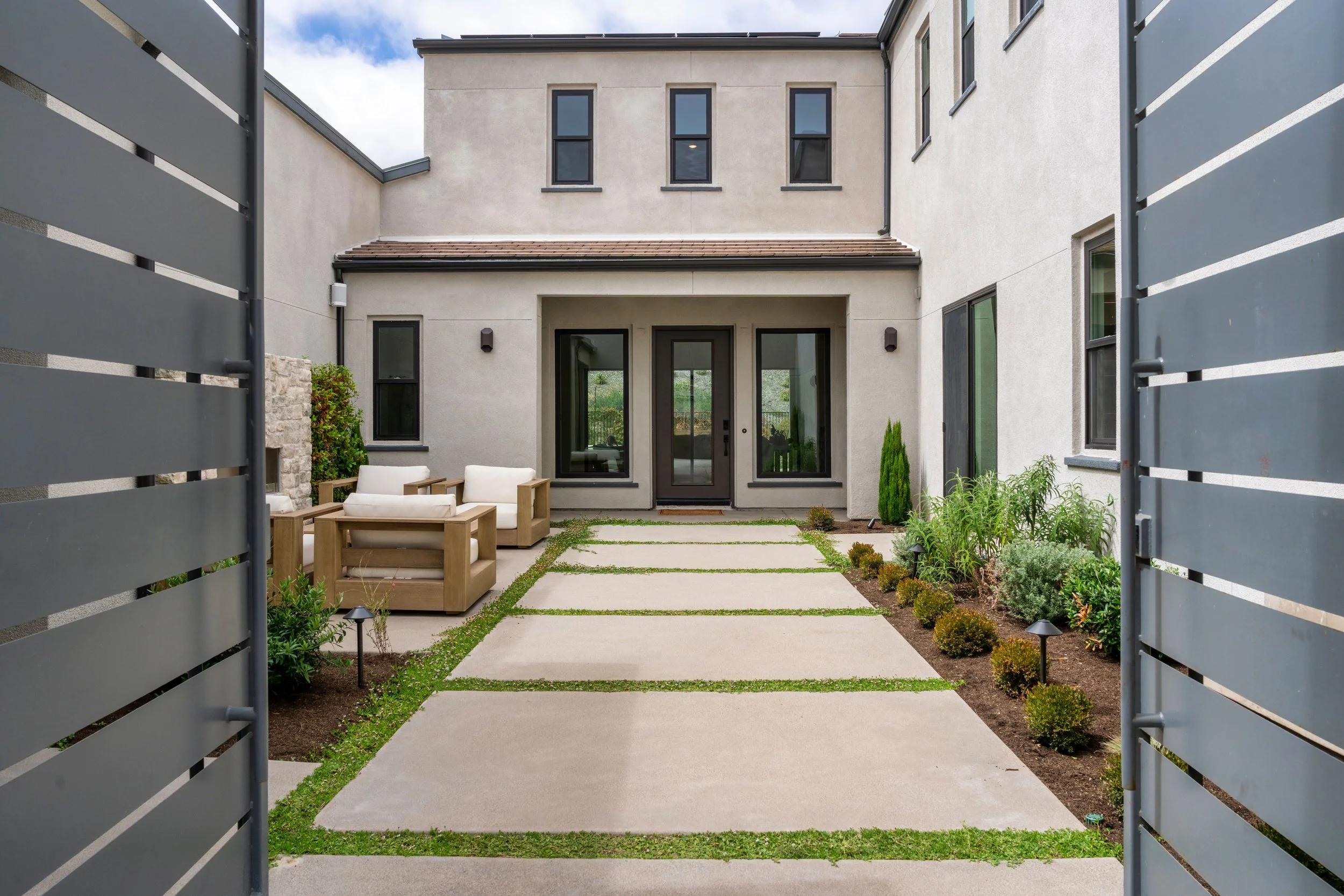 SERHANT. Signature Listing - 5286 Coastal Sage-6.jpg