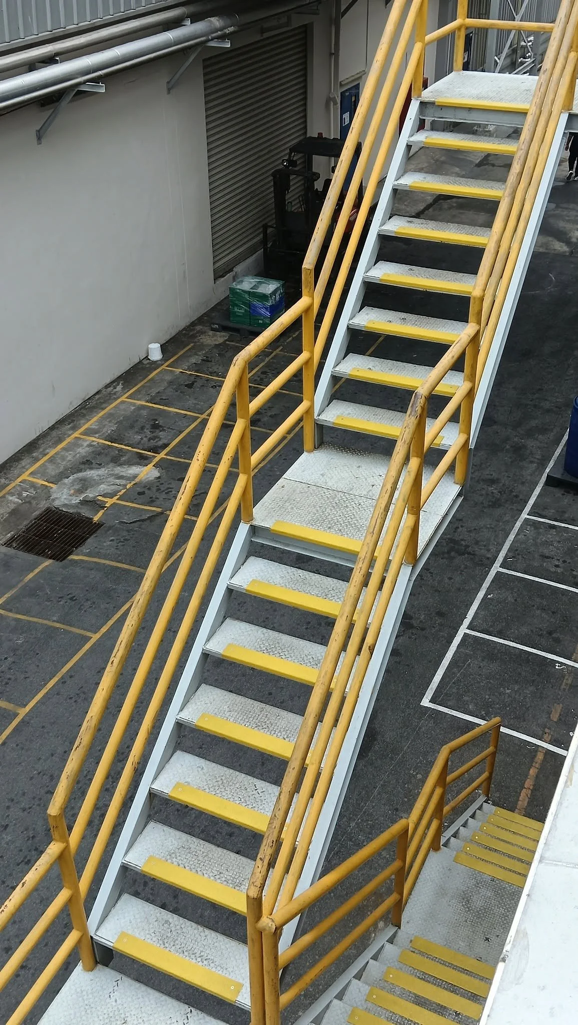 แผ่นกันลื่น Anti Slip  สำหรับบันไดเหล็กและพื้นที่อุตสาหกรรม แบรนด์ ASD ANTI SLIP