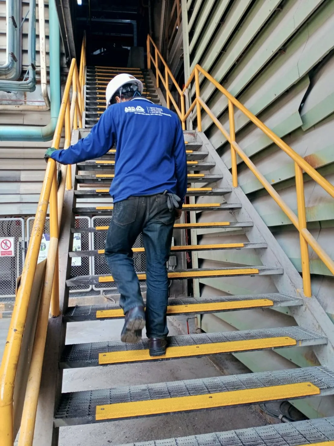 แผ่นกันลื่น Anti Slip  สำหรับบันไดเหล็กและพื้นที่อุตสาหกรรม แบรนด์ ASD ANTI SLIP