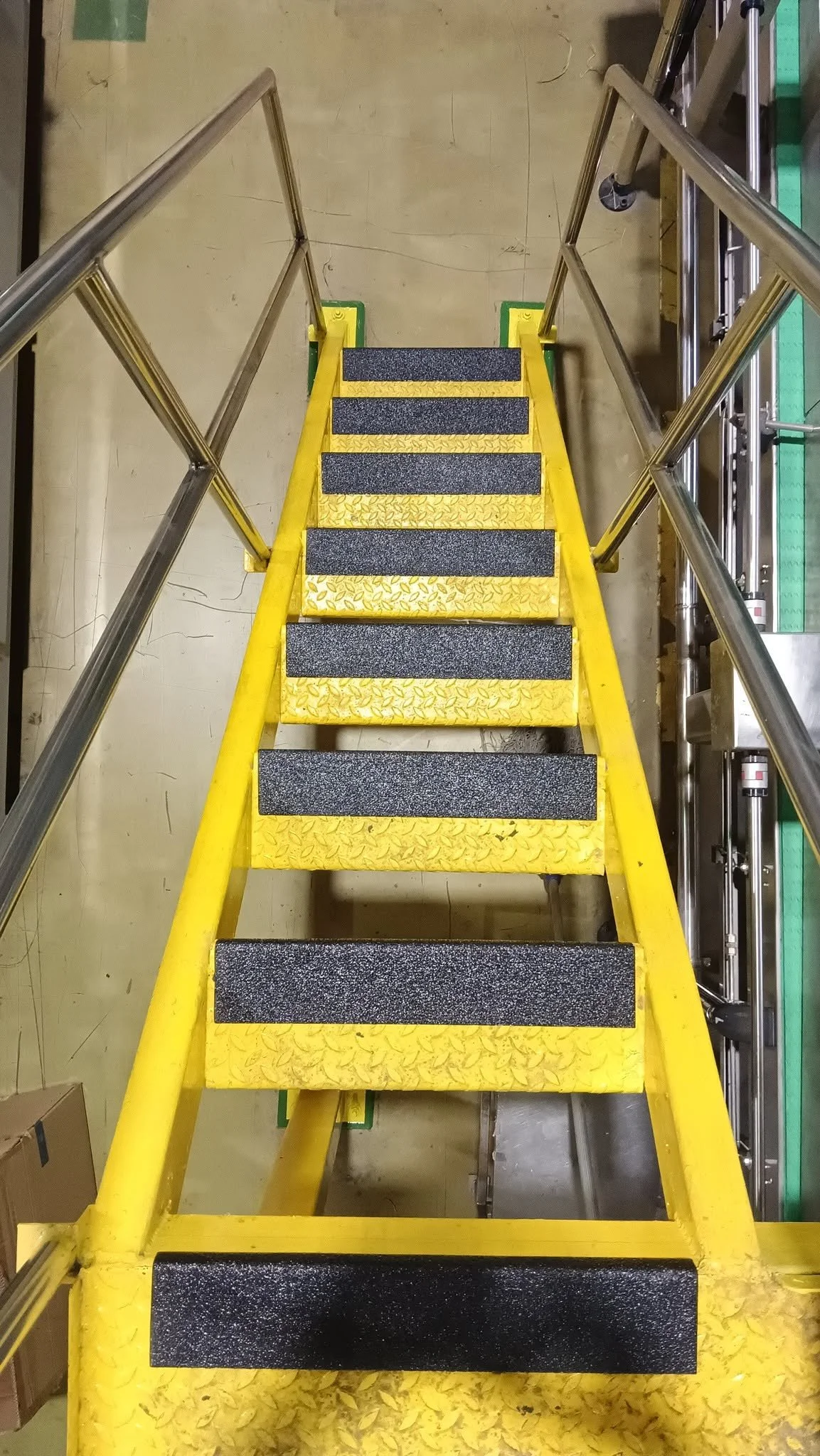 แผ่นกันลื่น Anti Slip  สำหรับบันไดเหล็กและพื้นที่อุตสาหกรรม แบรนด์ ASD ANTI SLIP