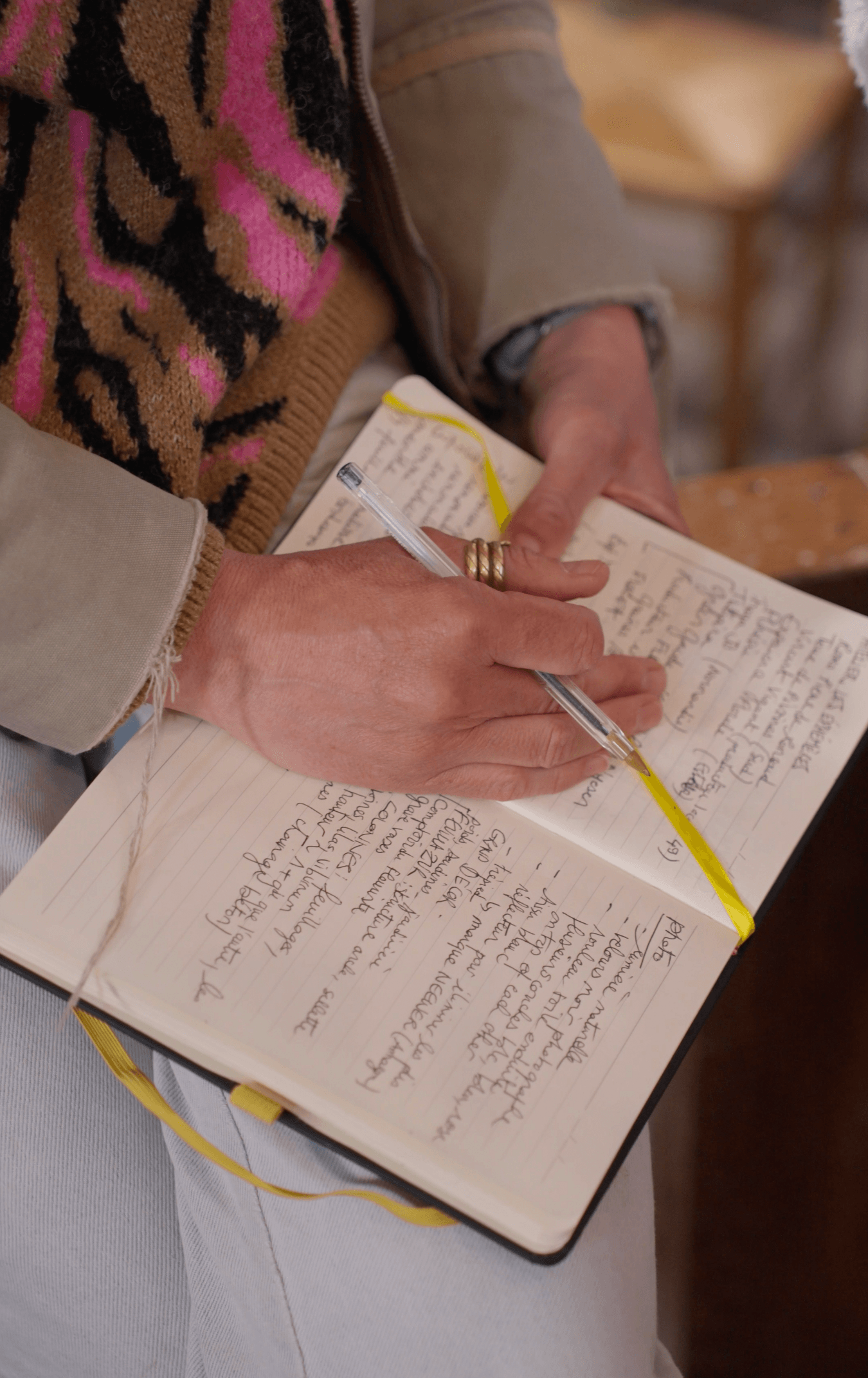 Travail autour du devis et de la prestation florale pendant une formation fleuriste mariage.