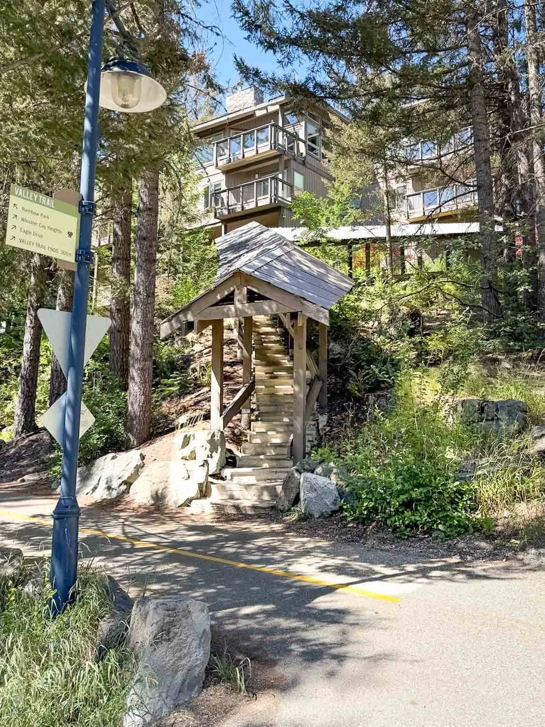 Less than 500 metres to Whistler Village: The complex features a staircase with direct access to the Valley Trail and the Village.