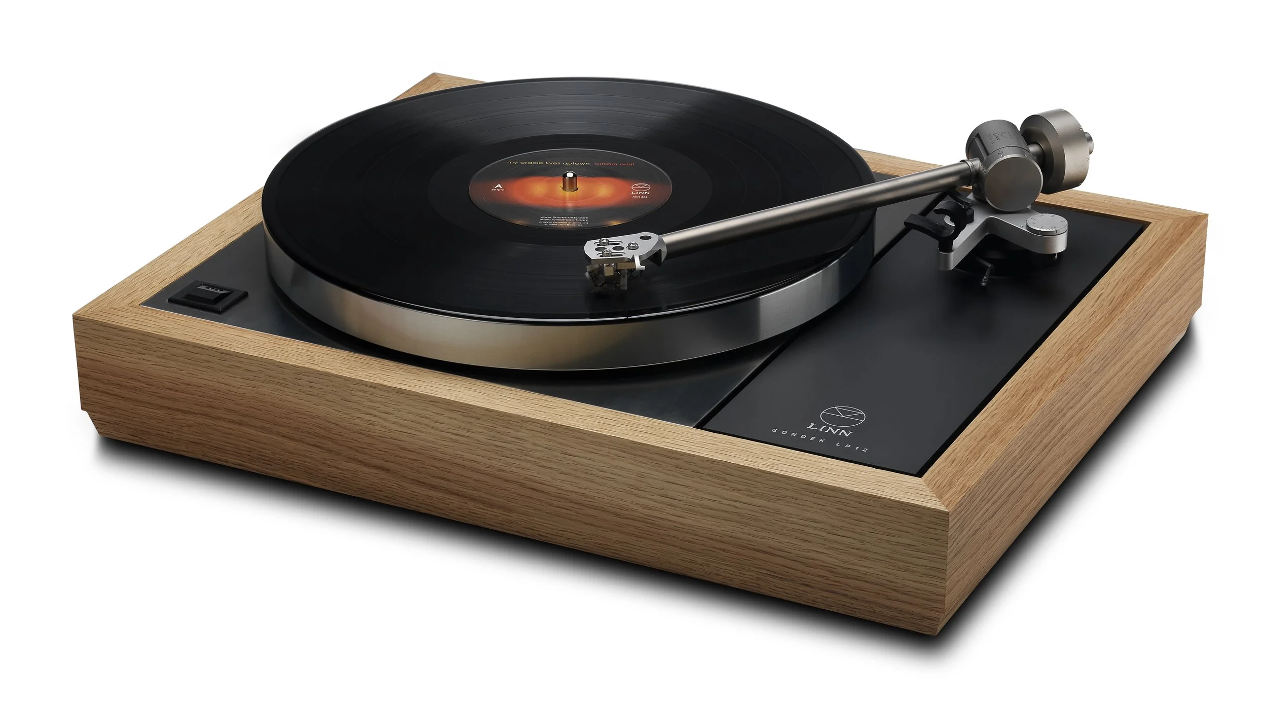 Giradischi Linn Klimax LP12 con finitura in rovere e telaio sospeso.