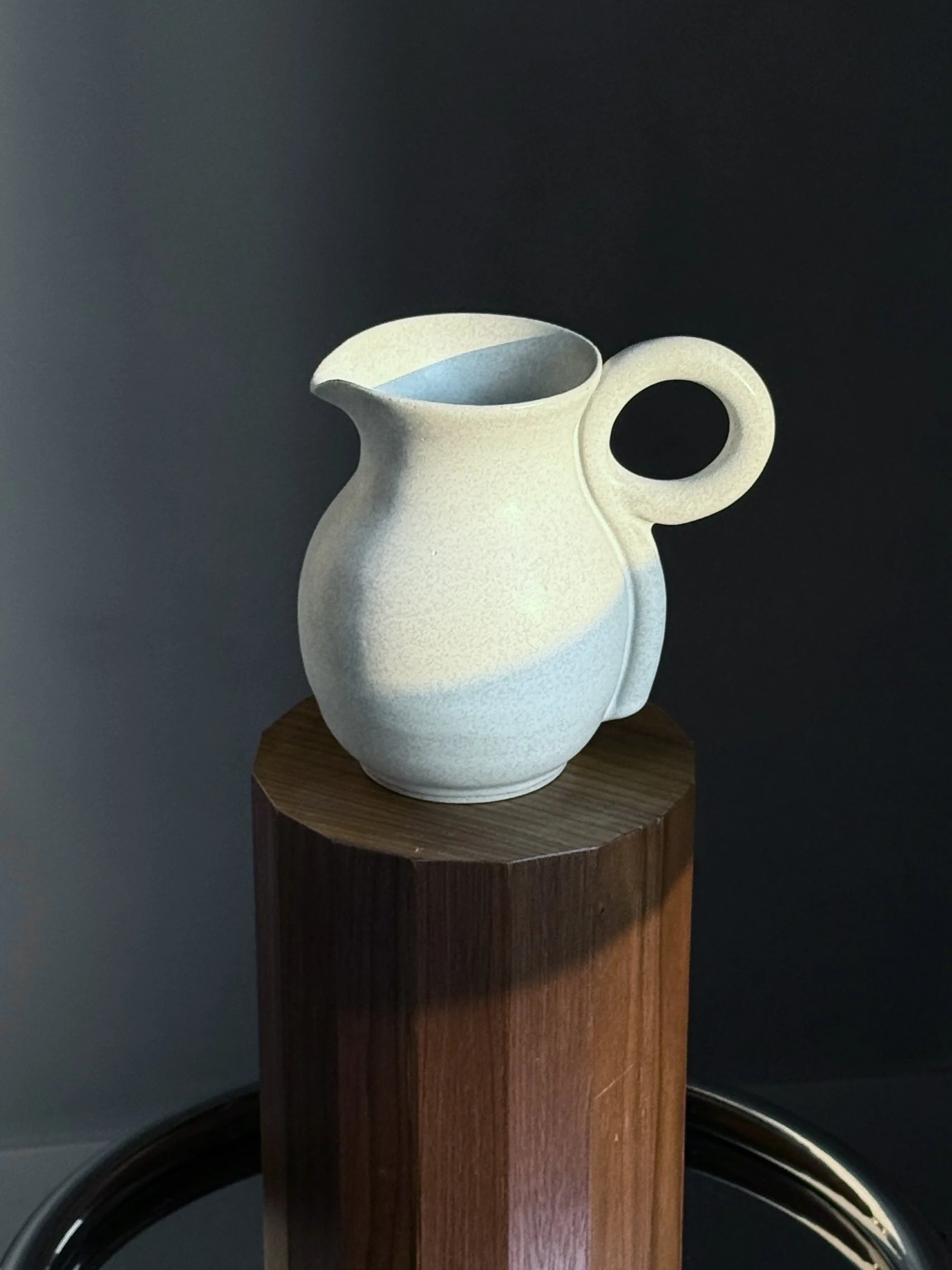 Loopy Pitcher