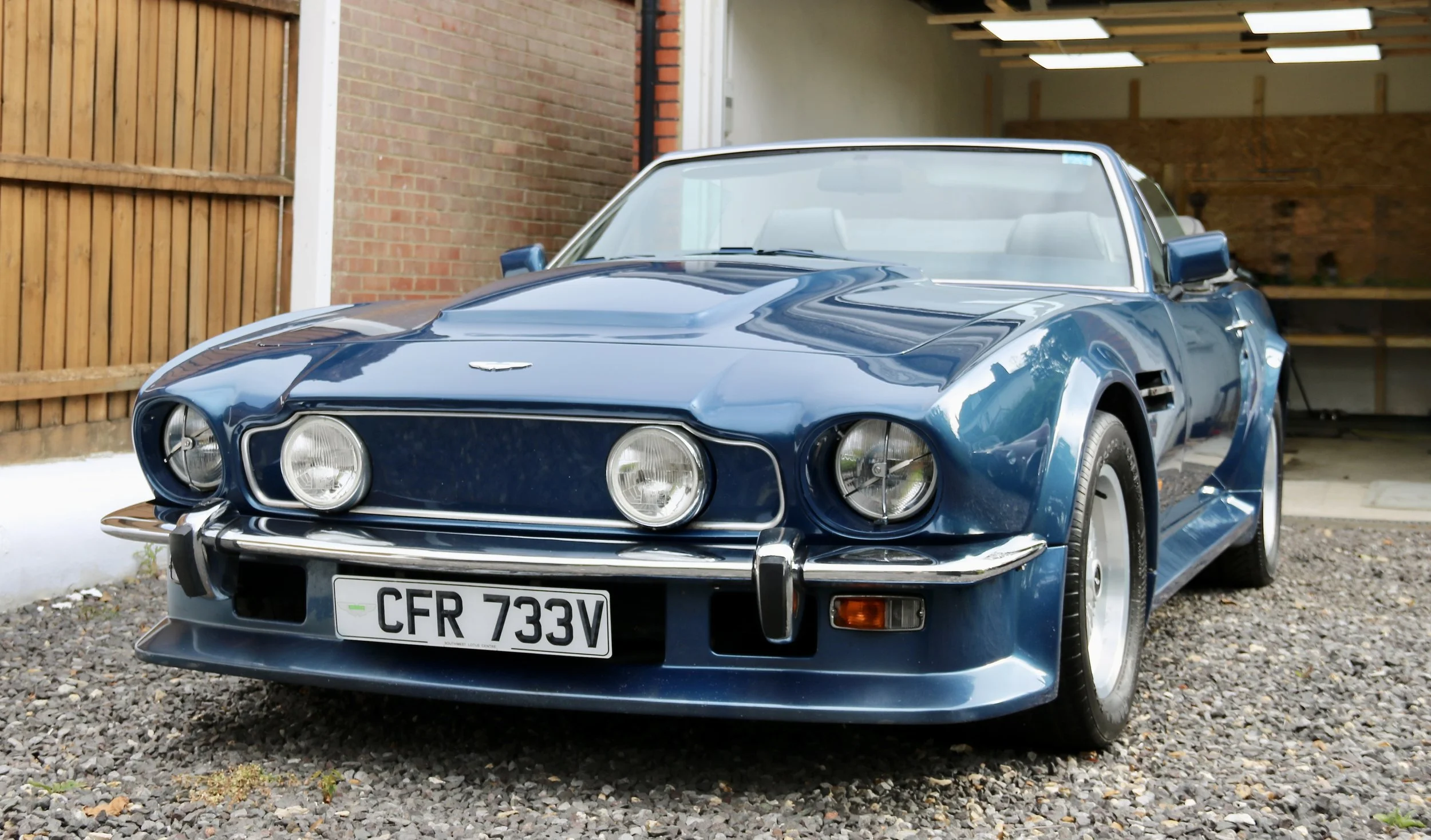 1980 Aston Martin V8 Volante front left corner.JPG