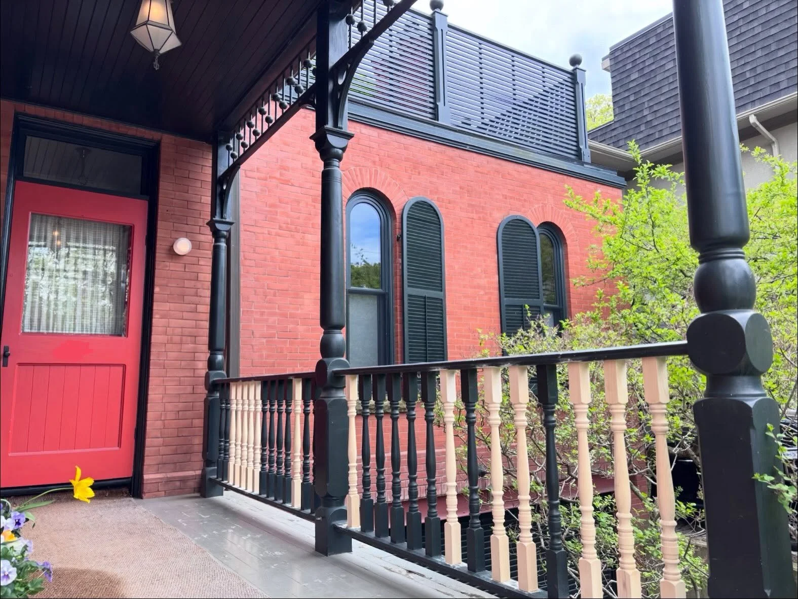Exterior rot repairs and baluster replacements on a historic home in the beautiful #moorepark neighbourhood of midtown Toronto. 🌱