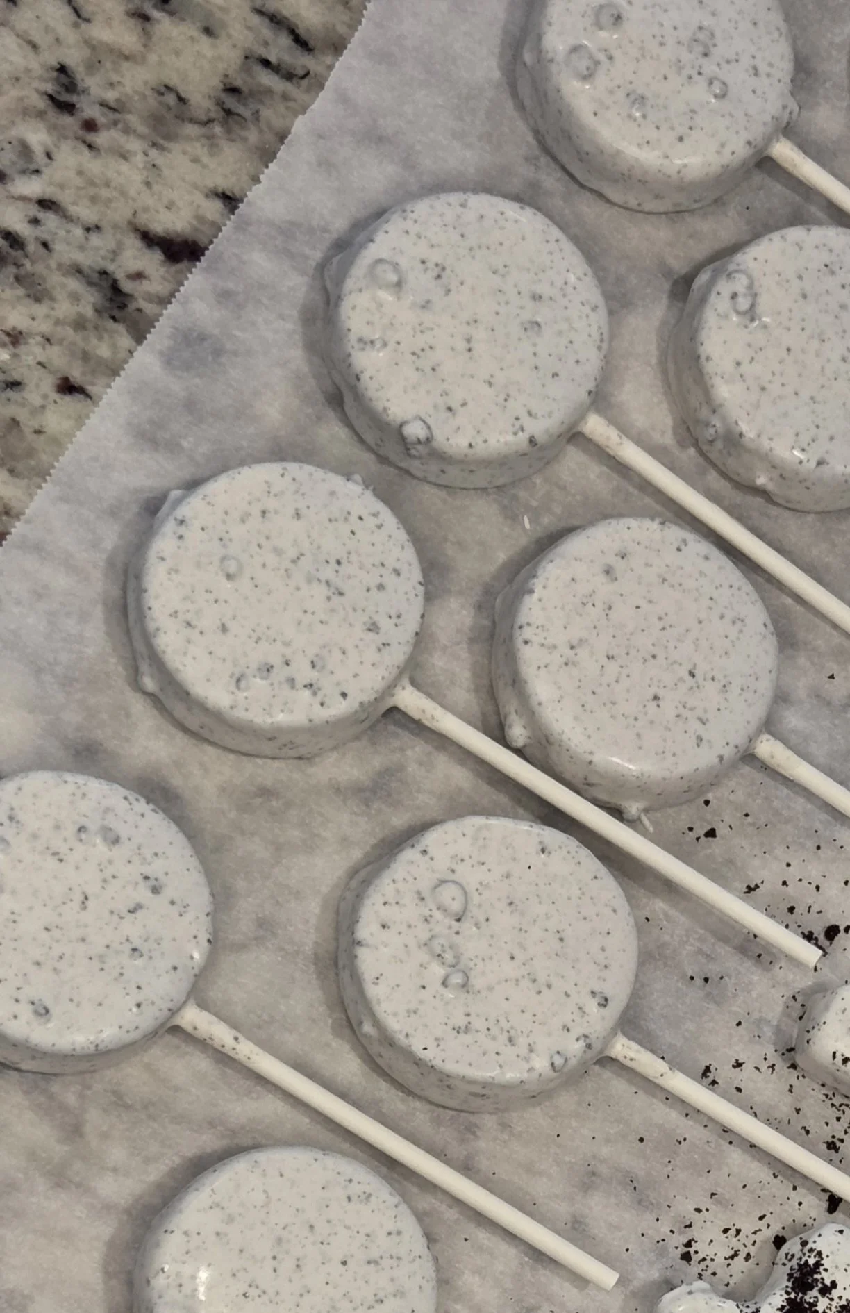 Signature Cookies & Cream Cake Pops (12 Count) (Copy)