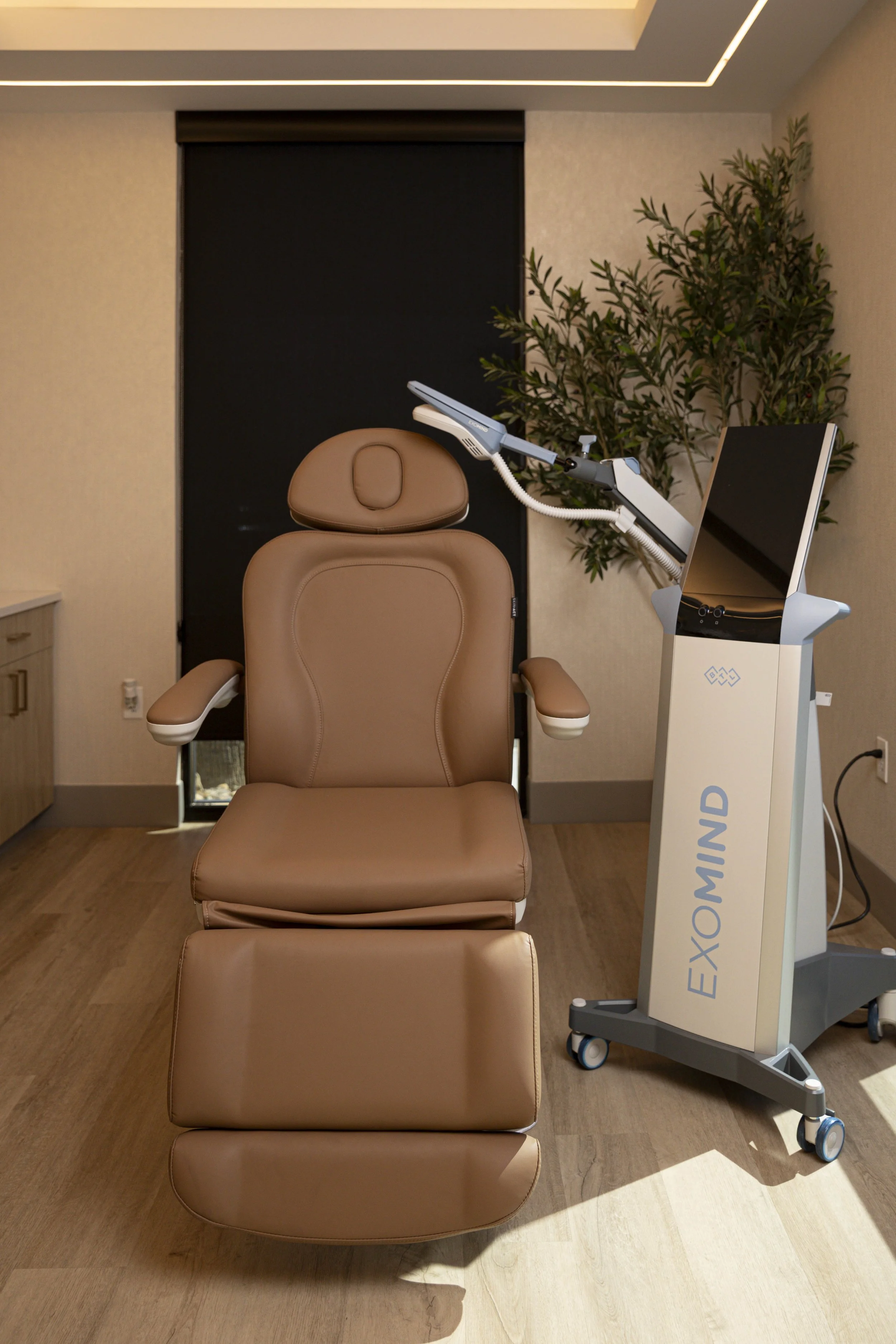 Private concierge medicine treatment room with exomind at Estetica Wellness in Las Vegas