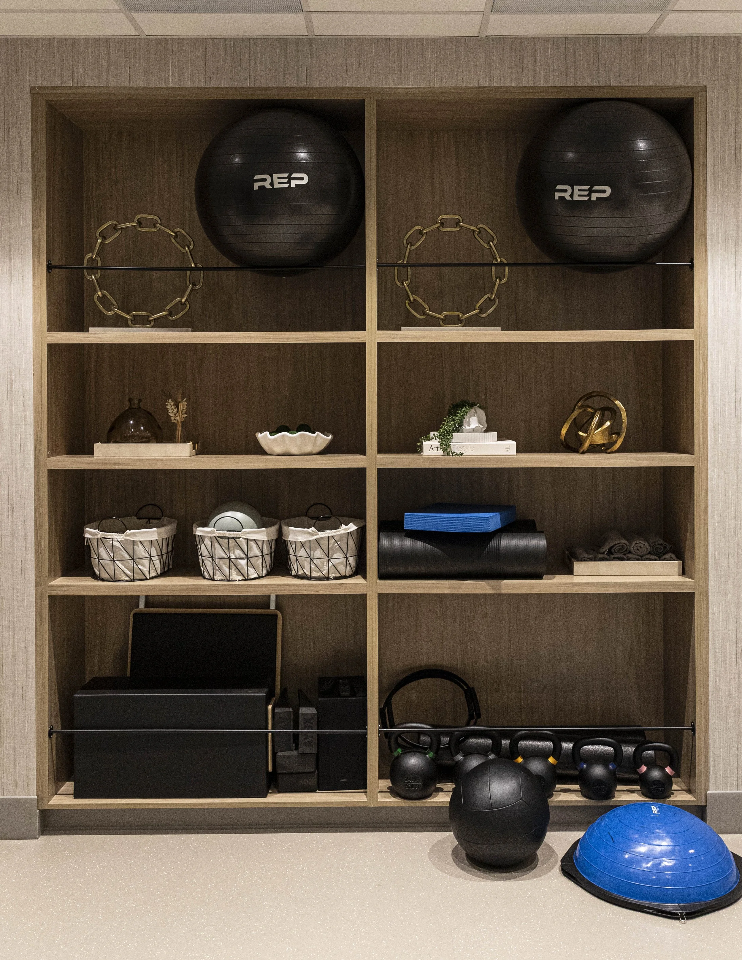 Strength, mobility and recovery equipment used for physical therapy and personal training at Estetica Wellness