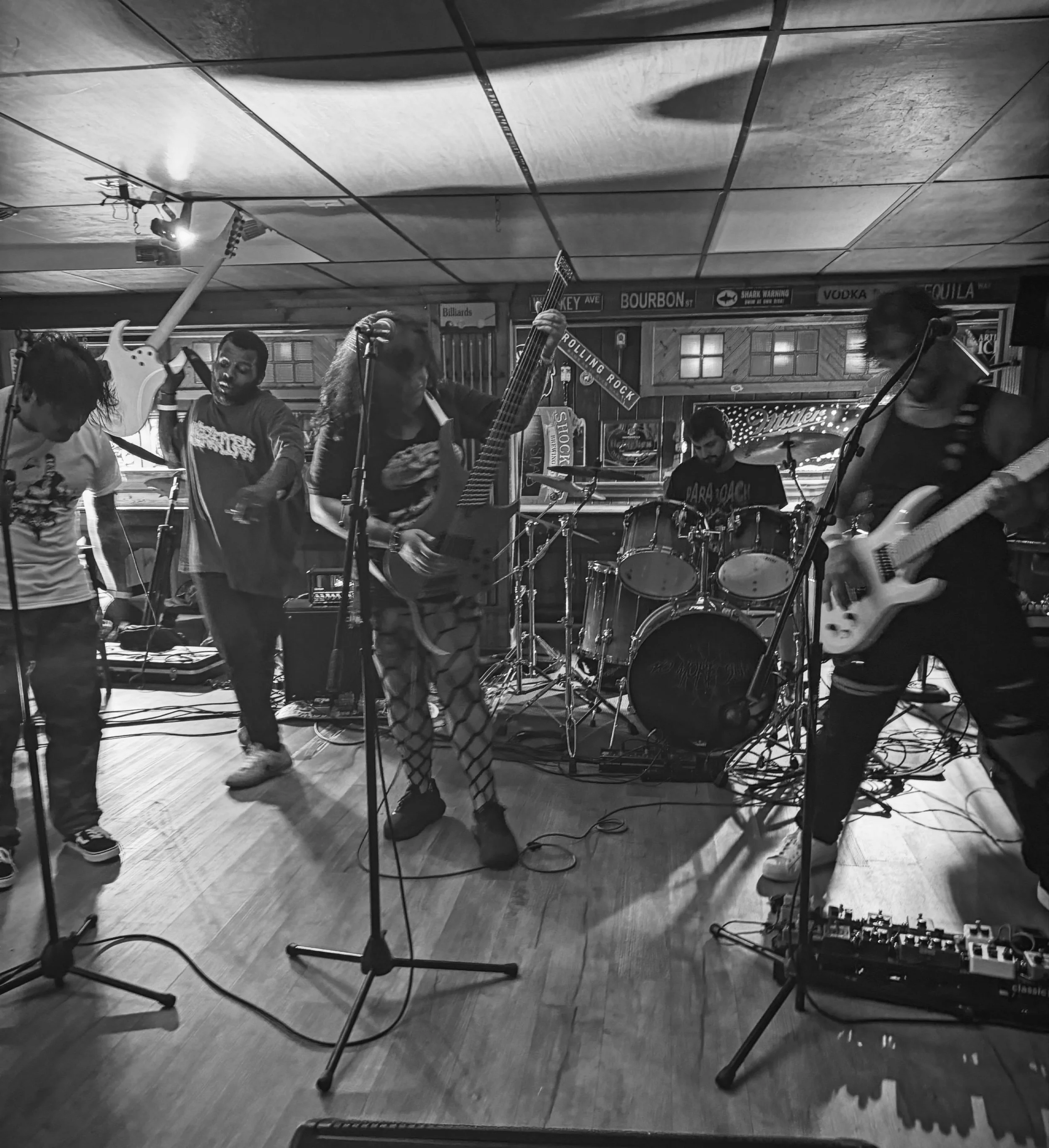 Throwing it down on a Thursday 👊🔥

Special thanks to Hopewell Inn for having us! @hopewellinn845 
Kickass show w @hell_they_raise @weepingangel.band @thornsinthemouthofgod and @machetedrivebyofficial !!

See you at the next one! ❤️

#hudsonvalleymu