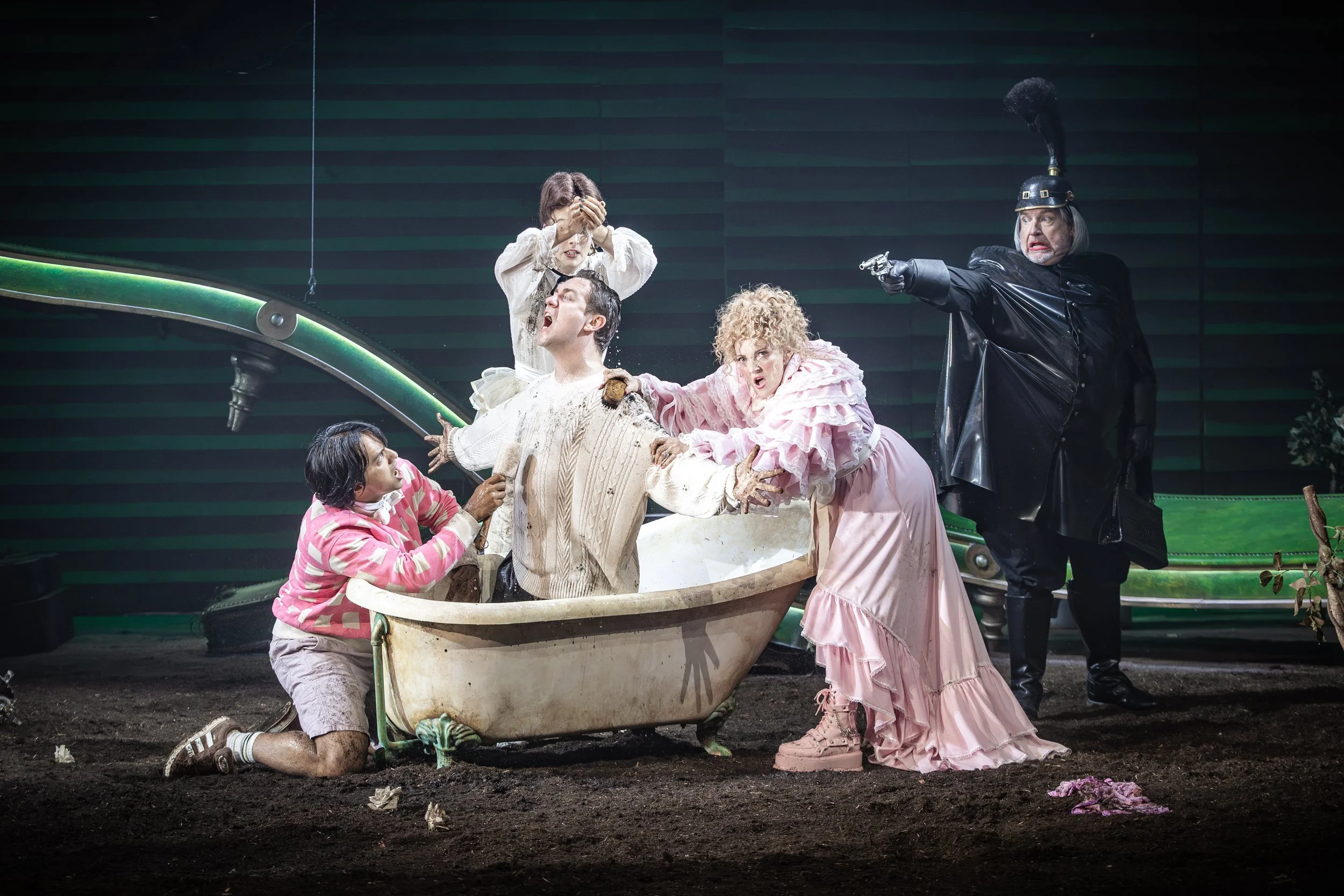 The Importance of Being Earnest - Garsington Opera 2026 ( © Craig Fuller)